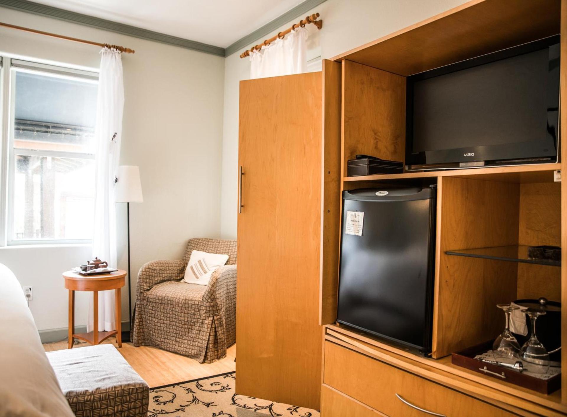 Cadet Hotel photo 32
