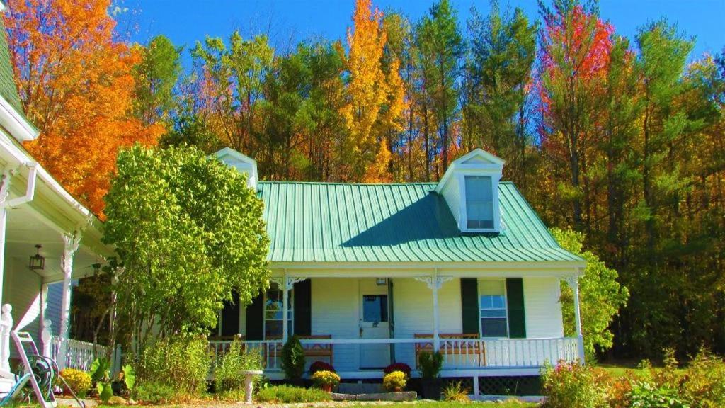 Center Lovell Inn photo 2