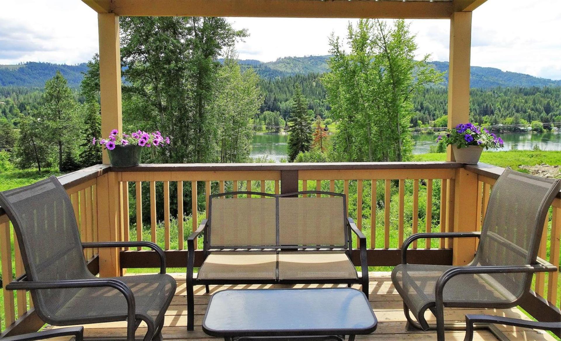 Eagle's Nest Motel photo 2