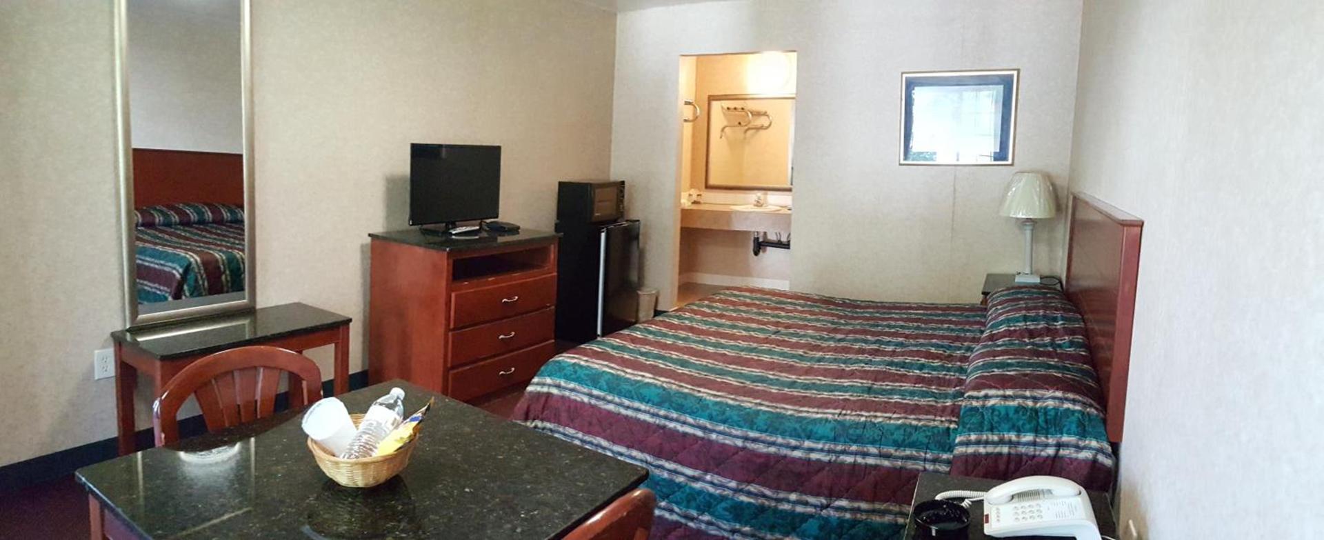 Atrium Inn & Suites photo 5