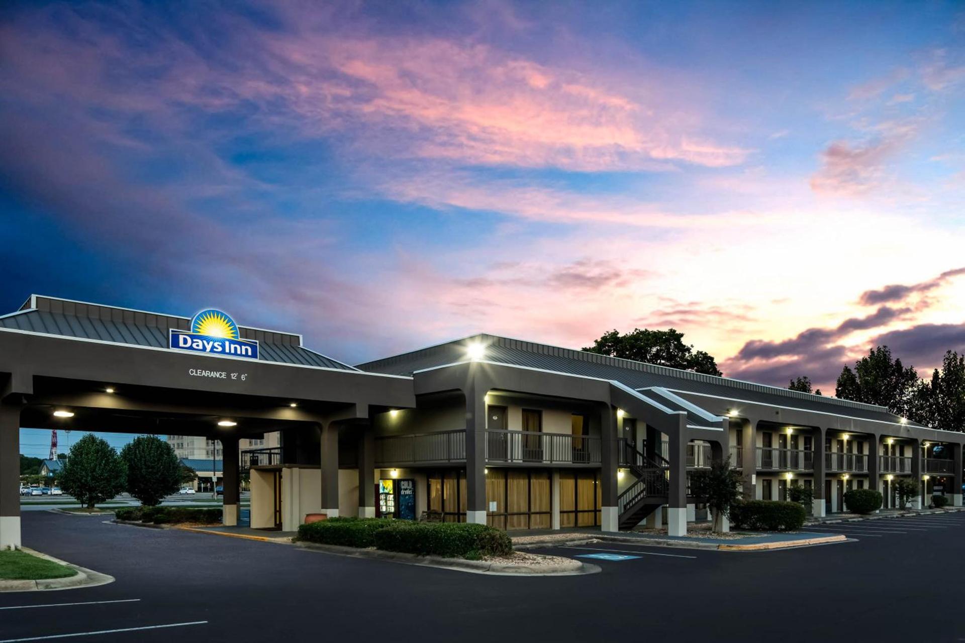 Days Inn by Wyndham Wilson photo 2