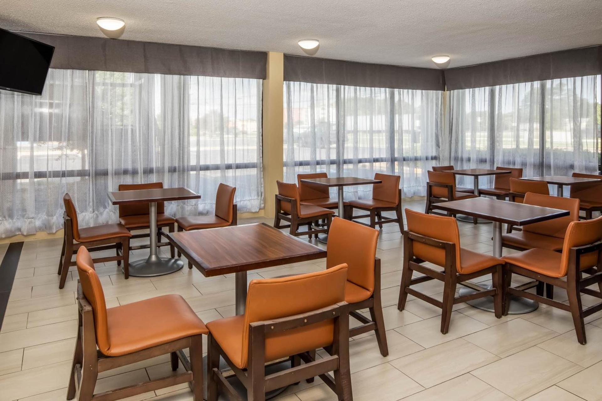 Days Inn by Wyndham Wilson photo 4