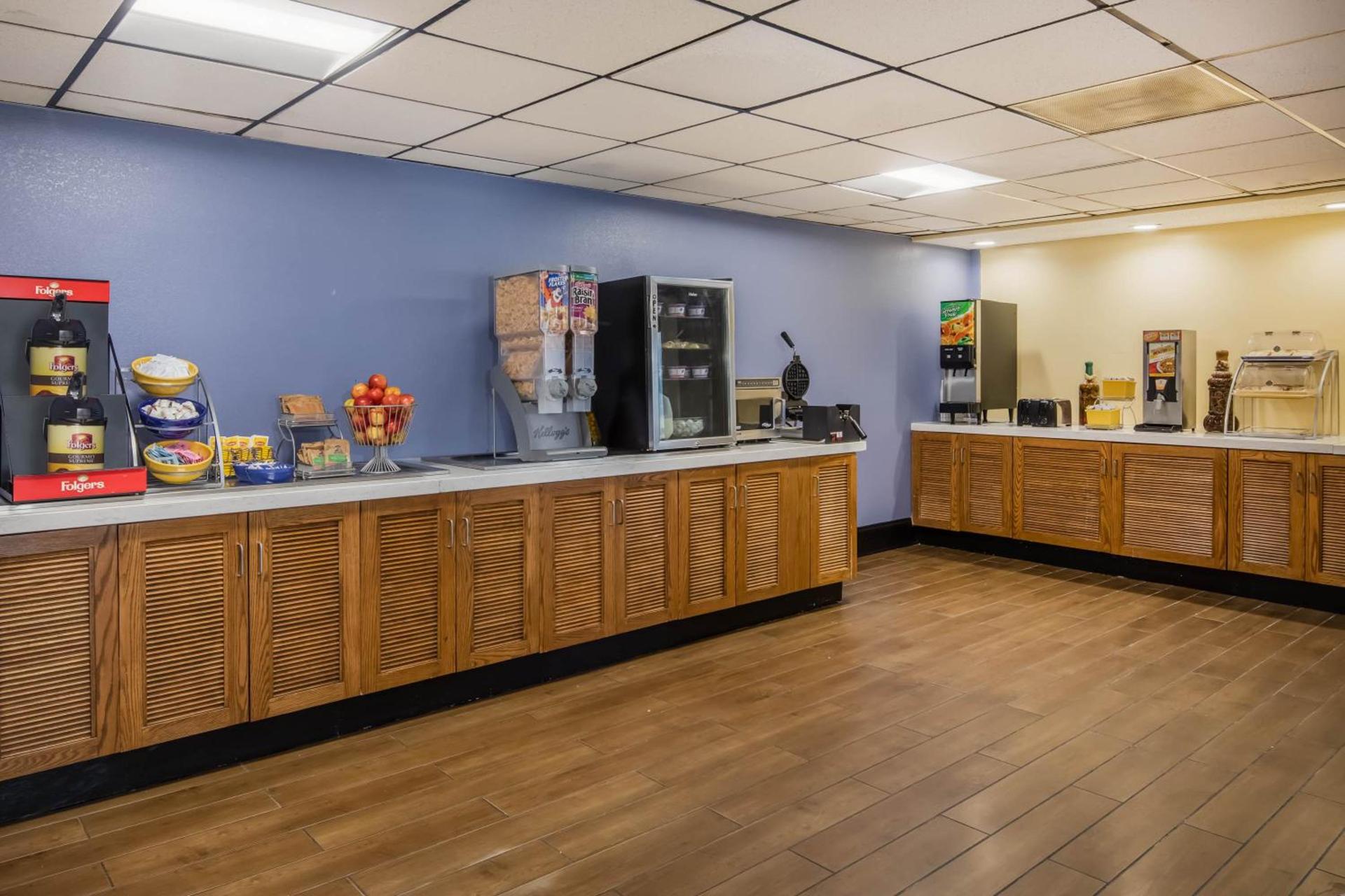 Days Inn by Wyndham Wilson photo 5