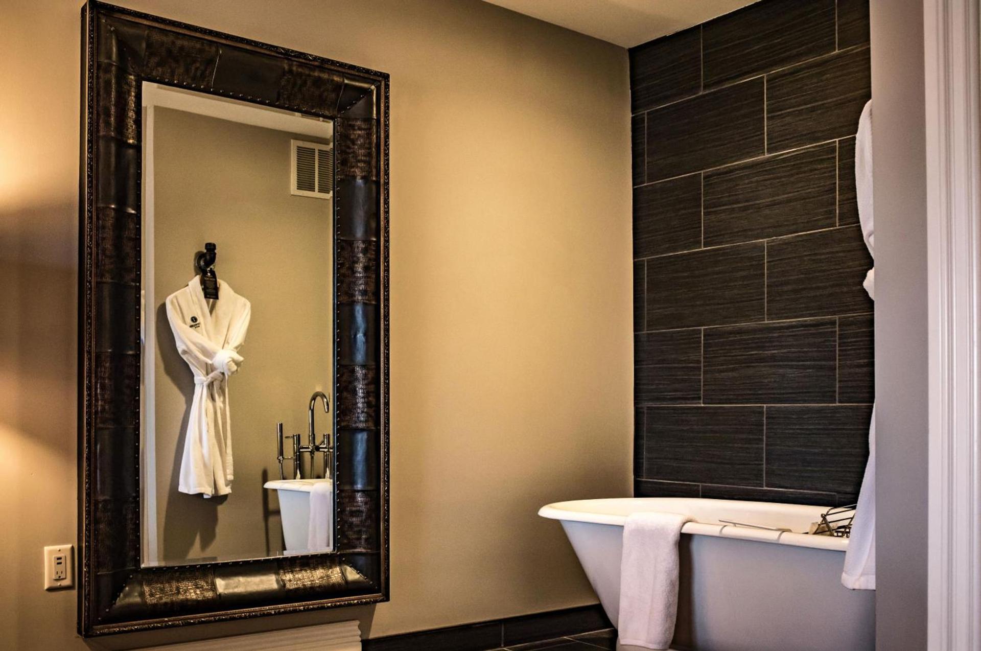 Ironworks Hotel photo 9