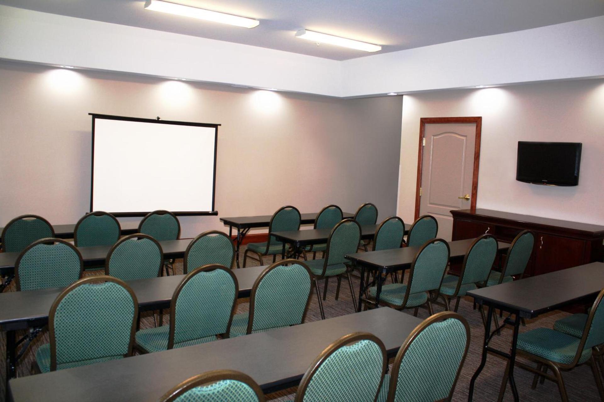 Country Inn & Suites by Radisson, Red Wing, MN photo 10