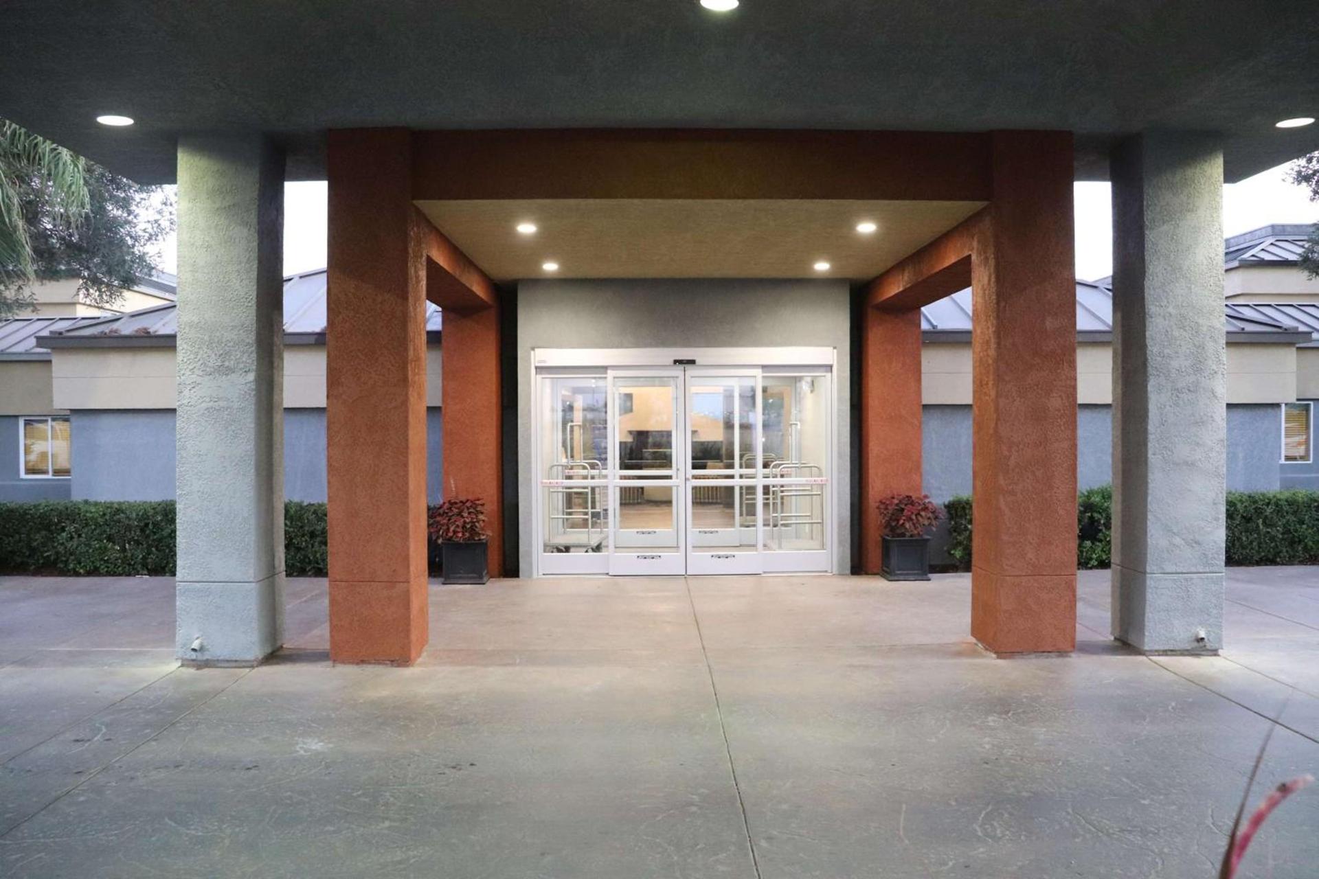 Best Western Porterville Inn photo 18