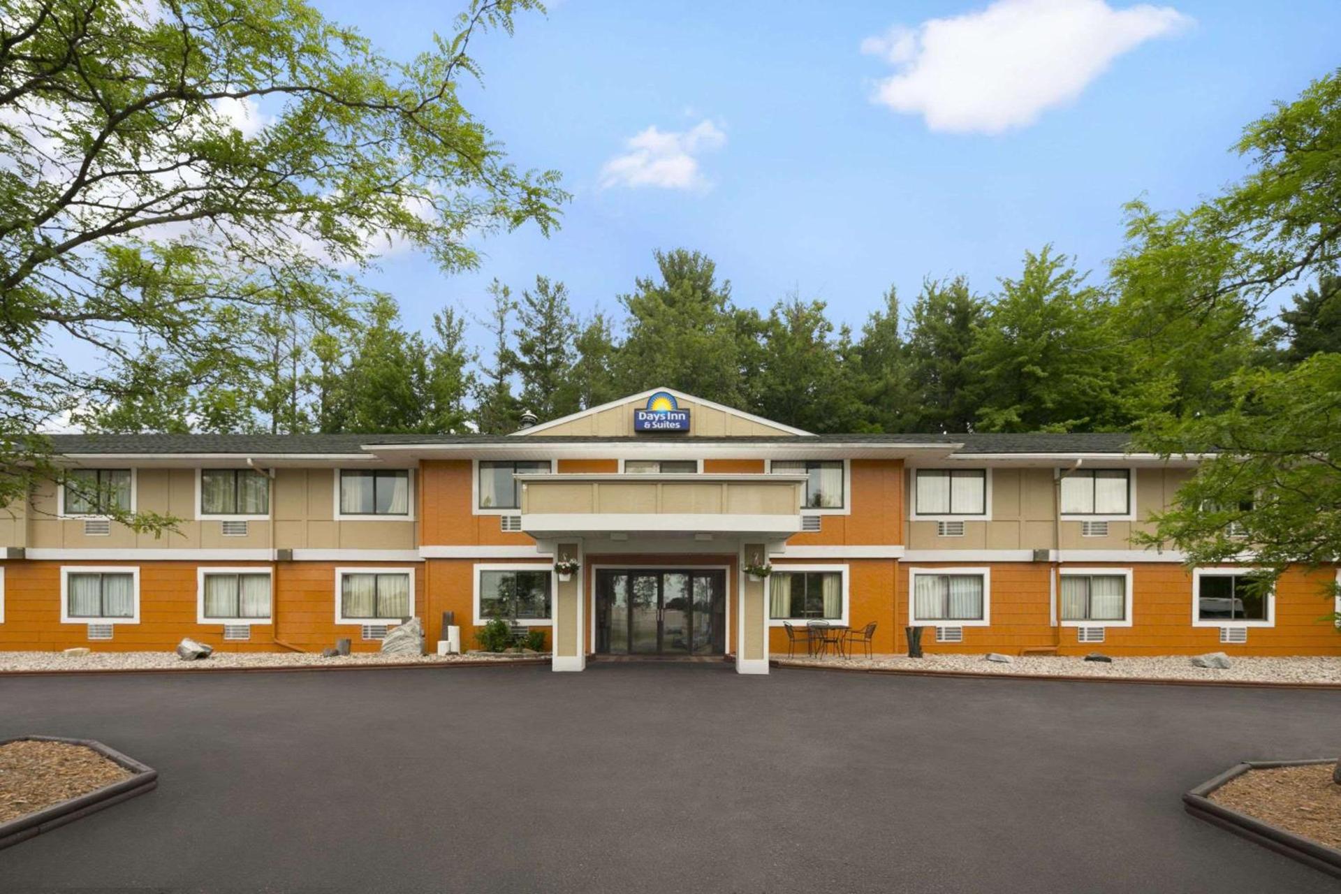 Days Inn & Suites by Wyndham Stevens Point photo 35