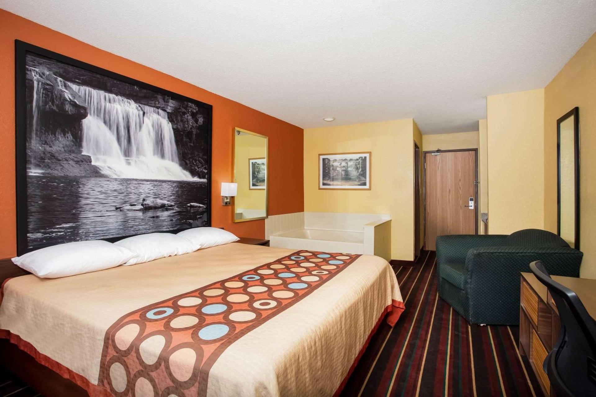 Super 8 by Wyndham Crawfordsville photo 16