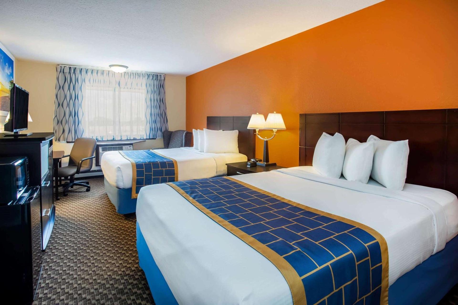 Days Inn & Suites by Wyndham Stevens Point photo 10