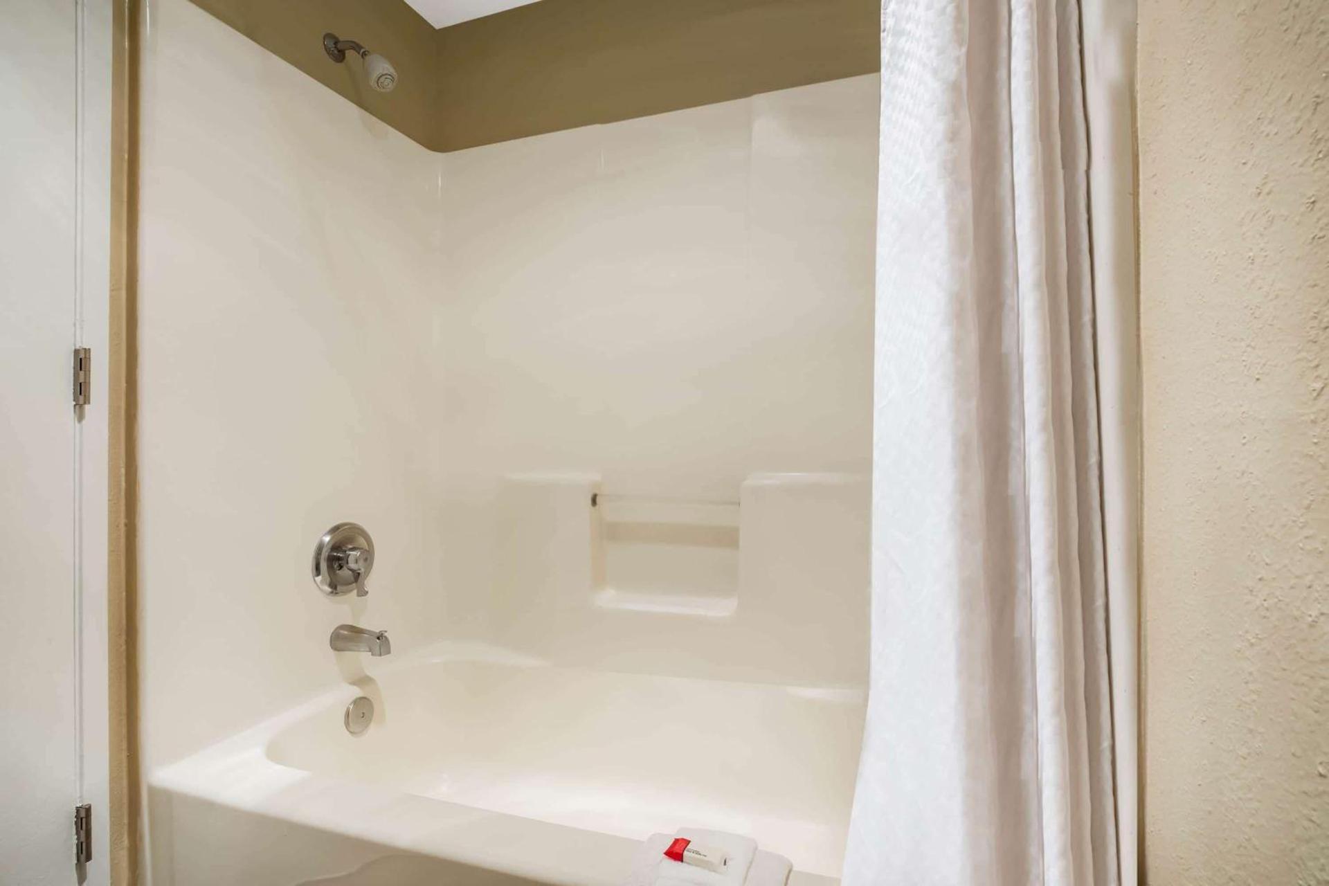 Baymont by Wyndham Tri-Cities/Kennewick WA photo 24