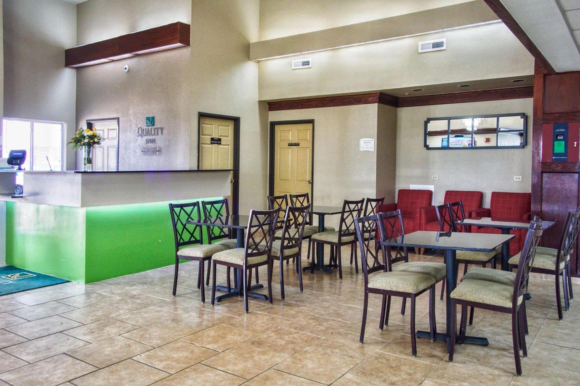 Quality Inn Moore - Oklahoma City photo 28