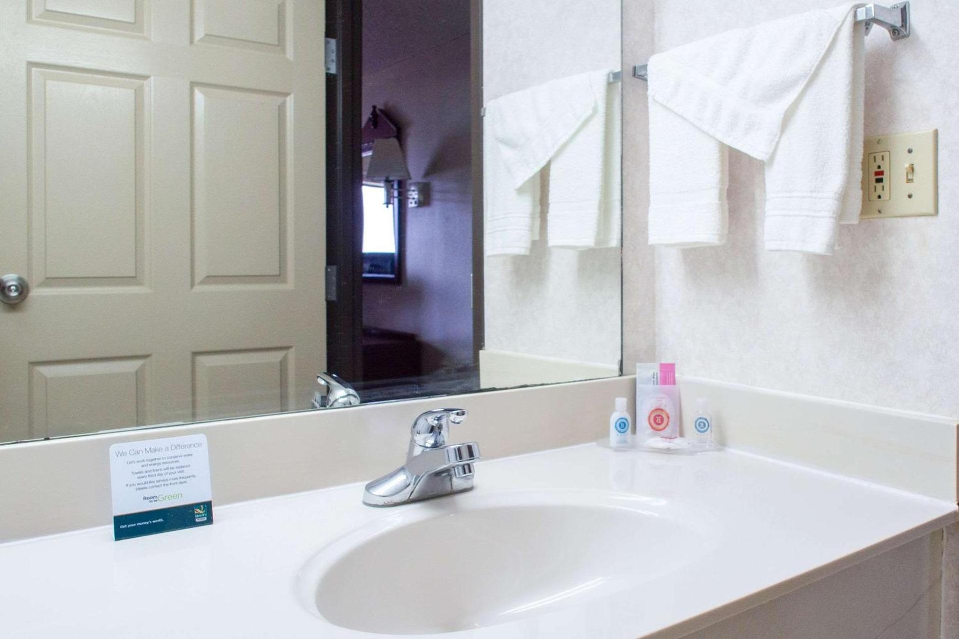 Quality Inn Moore - Oklahoma City photo 20
