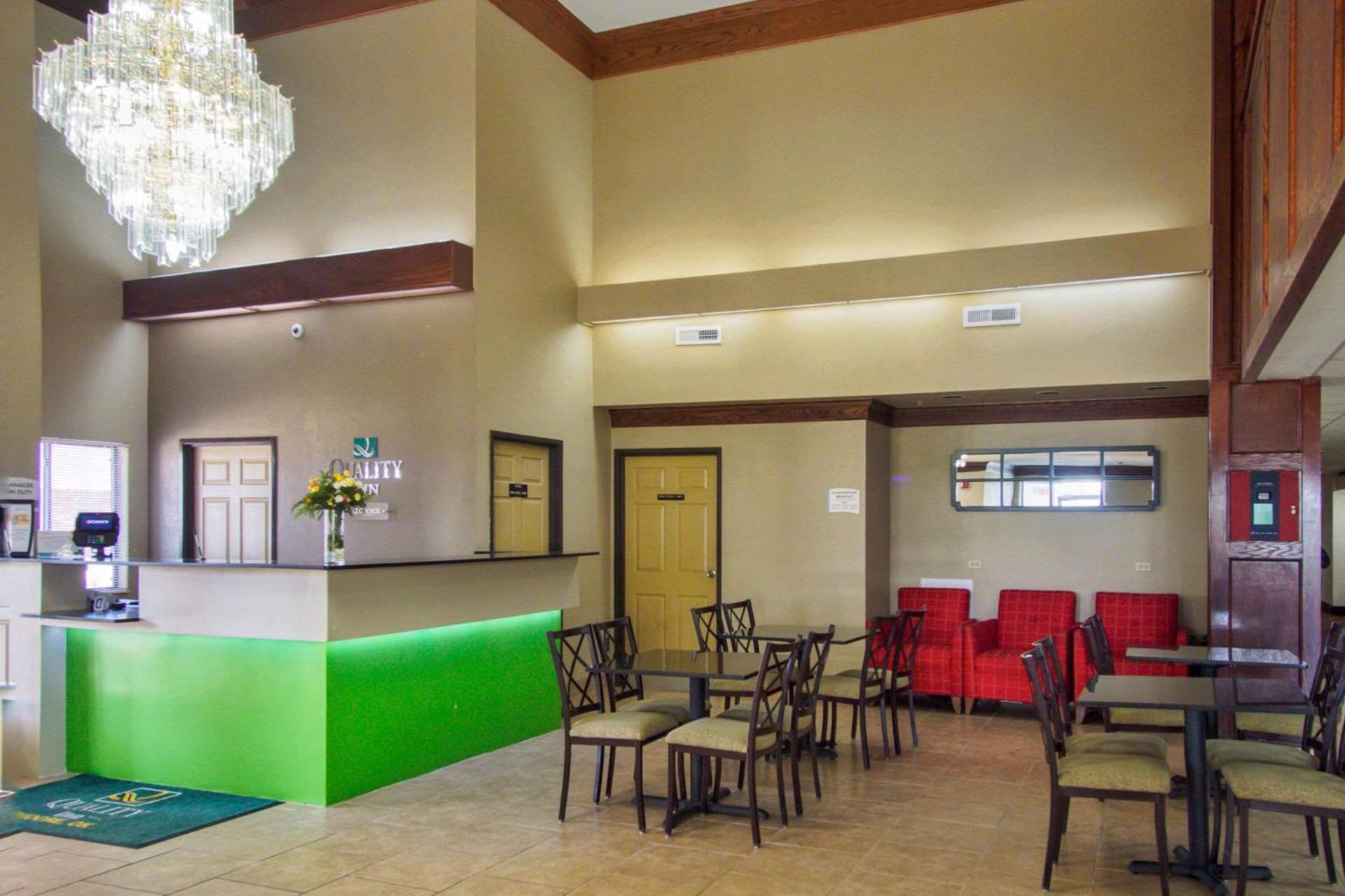 Quality Inn Moore - Oklahoma City photo 12
