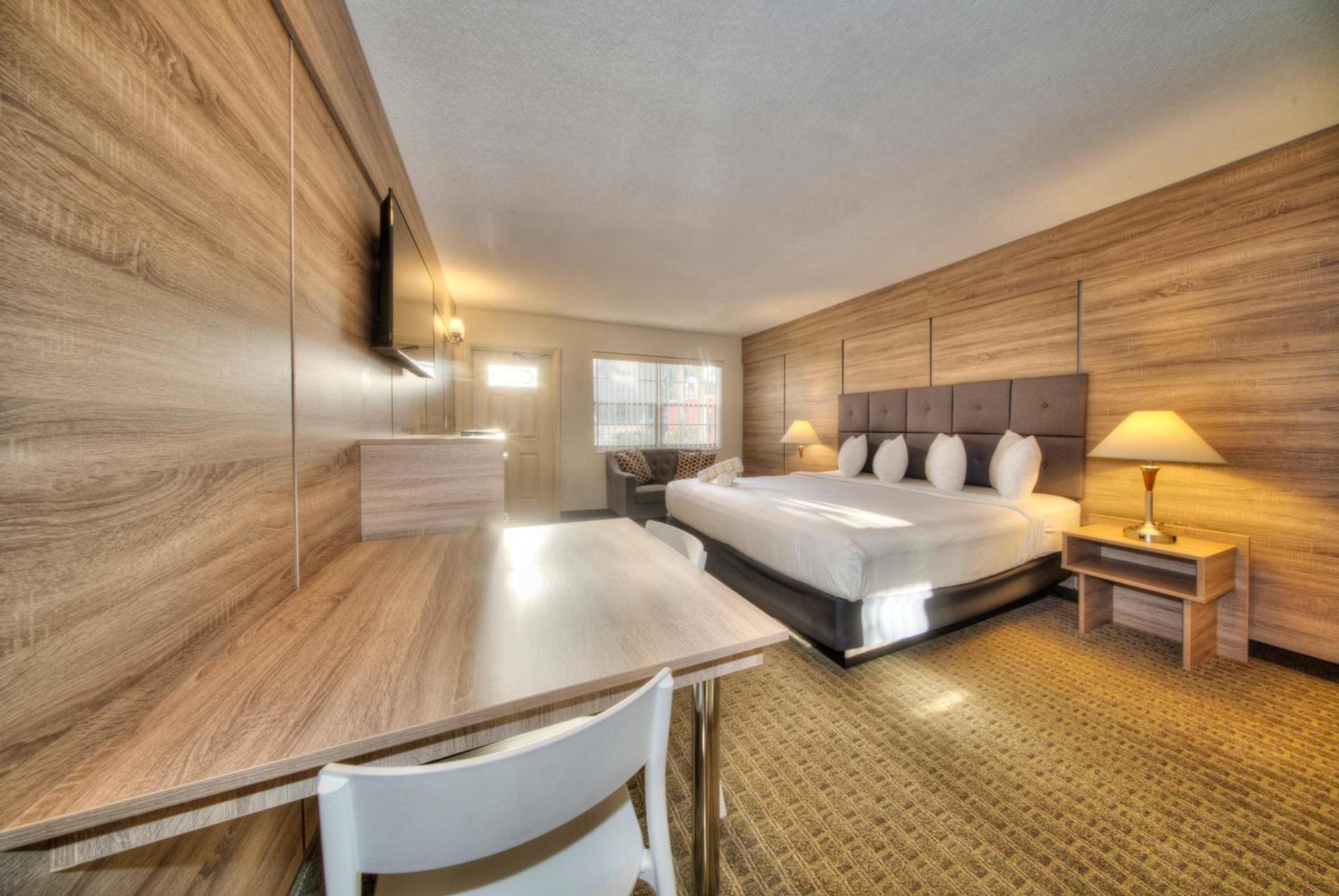 Club Lux Resort By The Beach photo 13