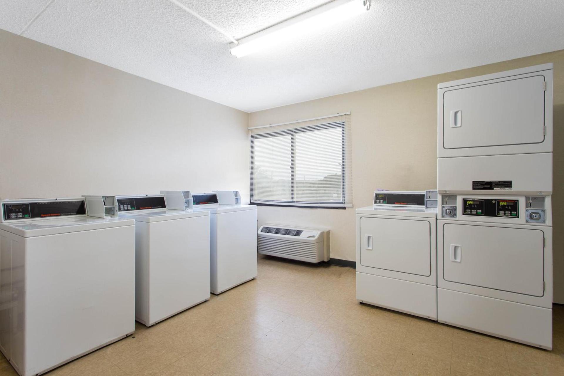 Days Inn by Wyndham Absecon Atlantic City Area photo 28