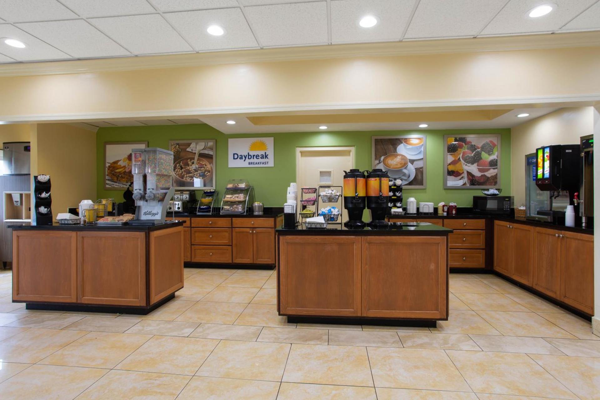 Days Inn by Wyndham Absecon Atlantic City Area photo 20