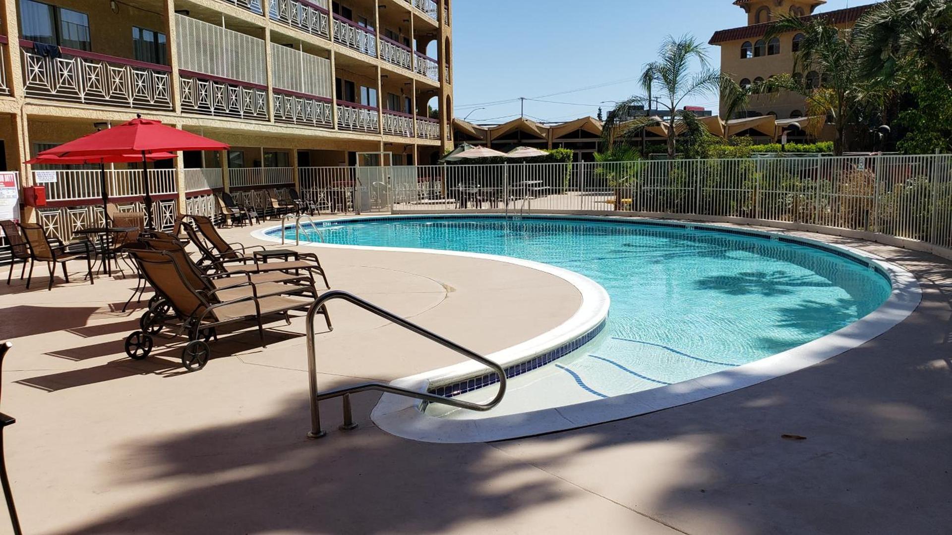 Ramada by Wyndham Burbank Airport photo 37