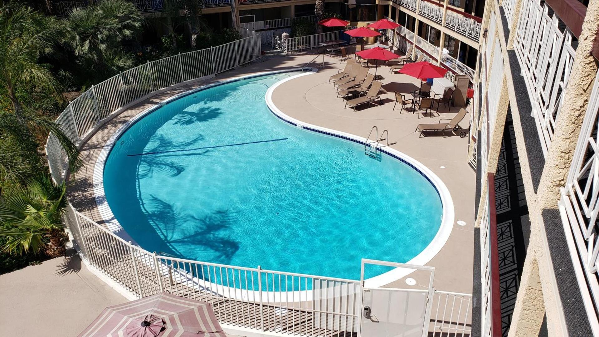 Ramada by Wyndham Burbank Airport photo 36