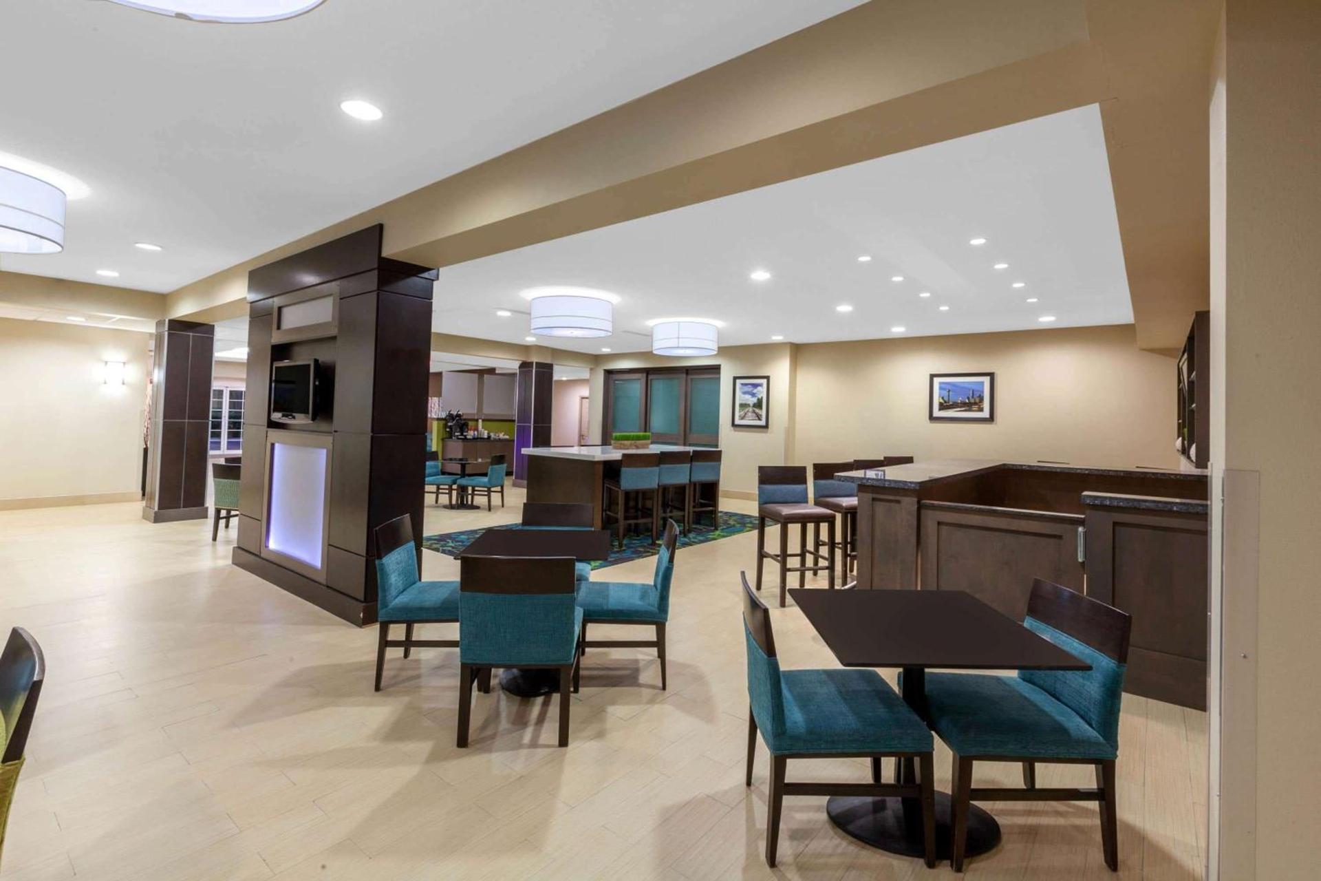 La Quinta by Wyndham Midland North photo 4