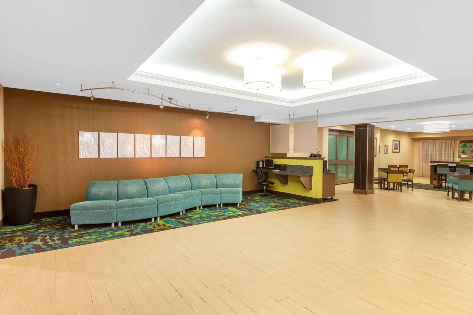 La Quinta by Wyndham Midland North photo 40