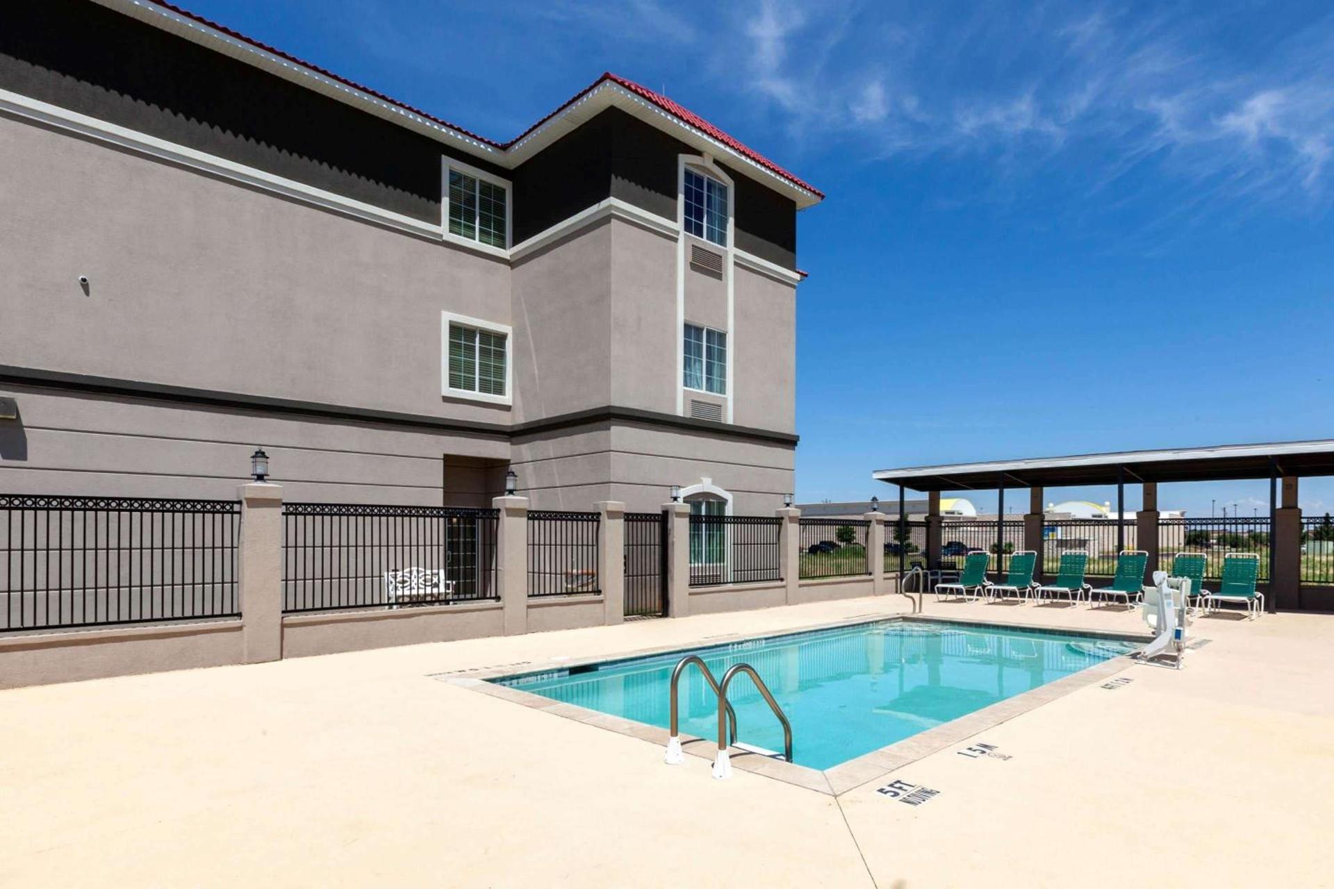La Quinta by Wyndham Midland North photo 41