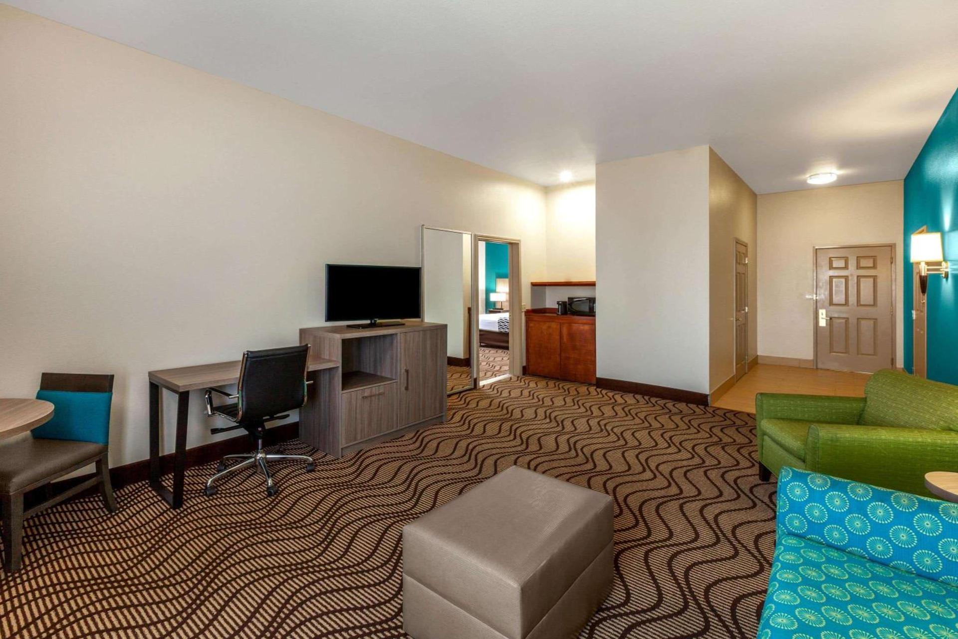 La Quinta by Wyndham Midland North photo 39