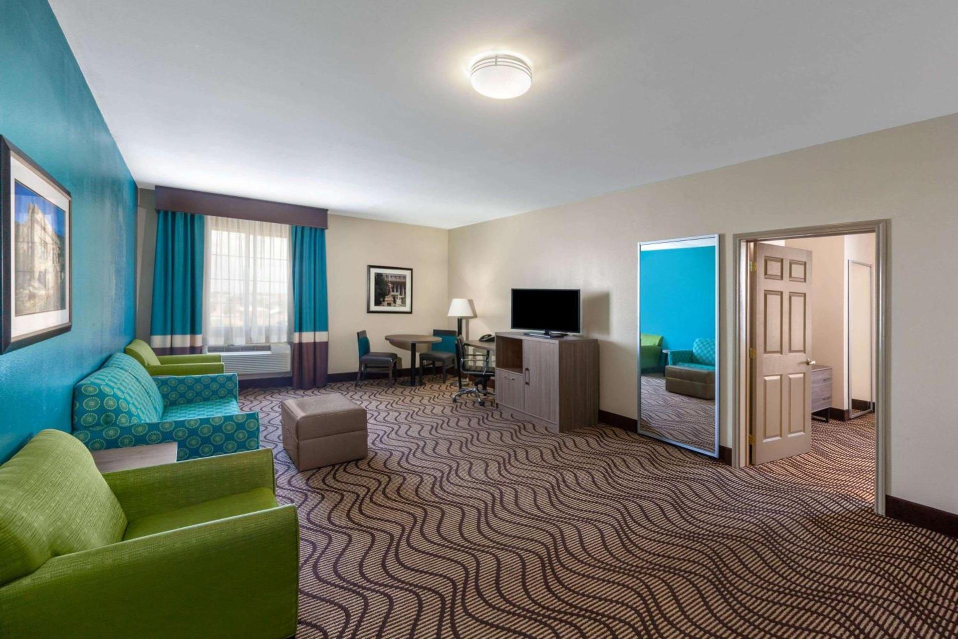 La Quinta by Wyndham Midland North photo 14