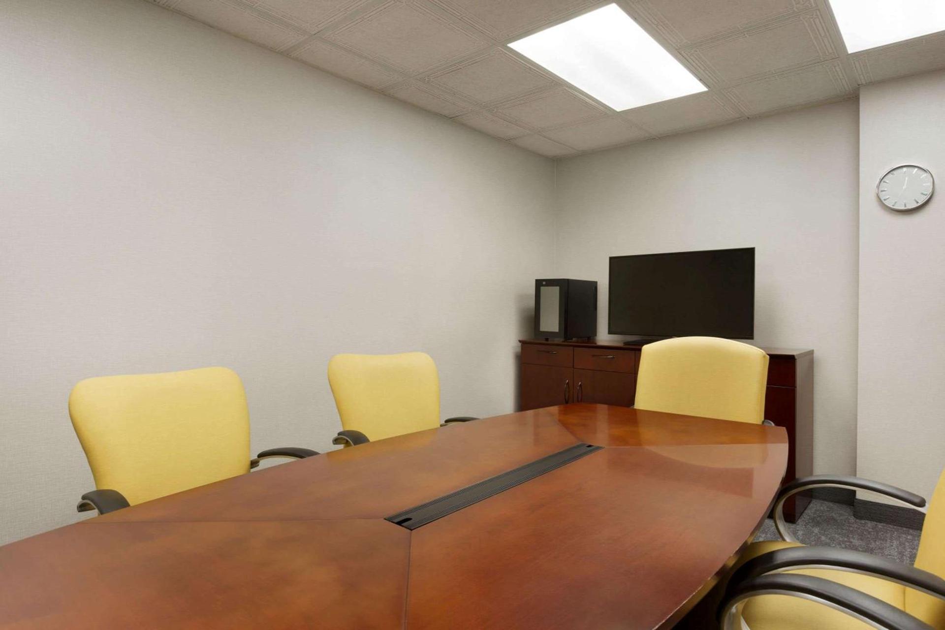 La Quinta by Wyndham Dublin photo 21