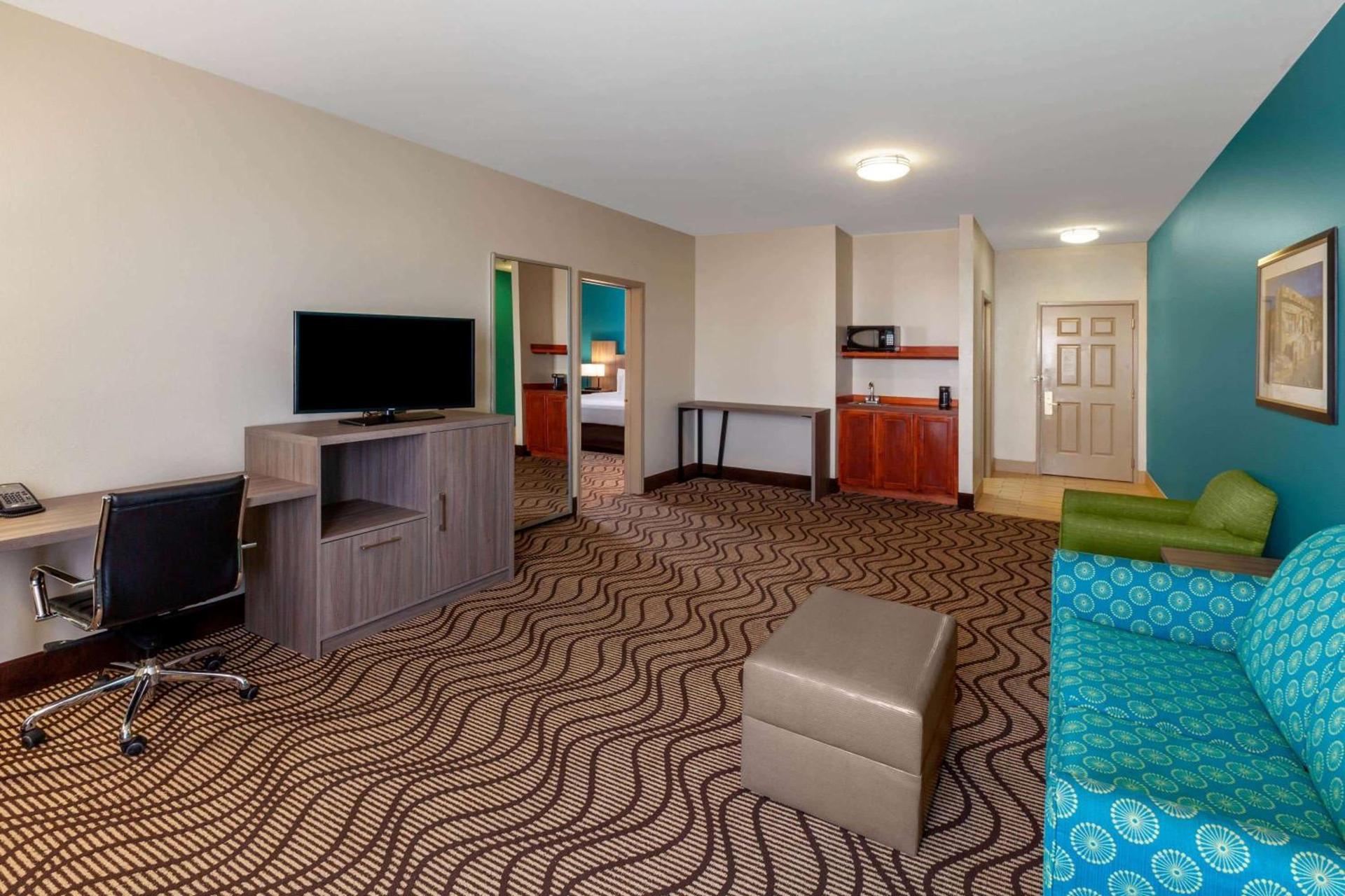 La Quinta by Wyndham Midland North photo 15