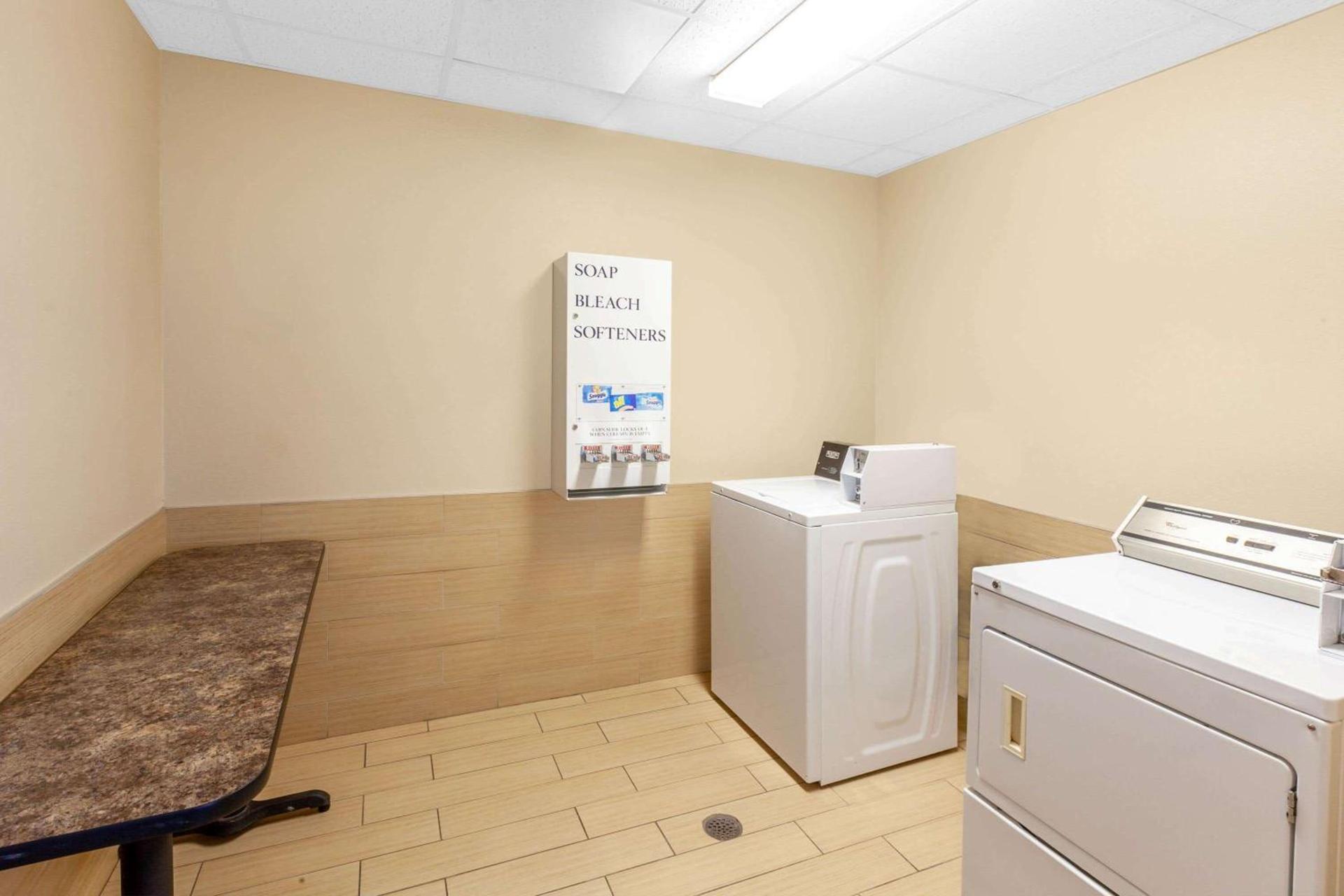 La Quinta by Wyndham Midland North photo 36
