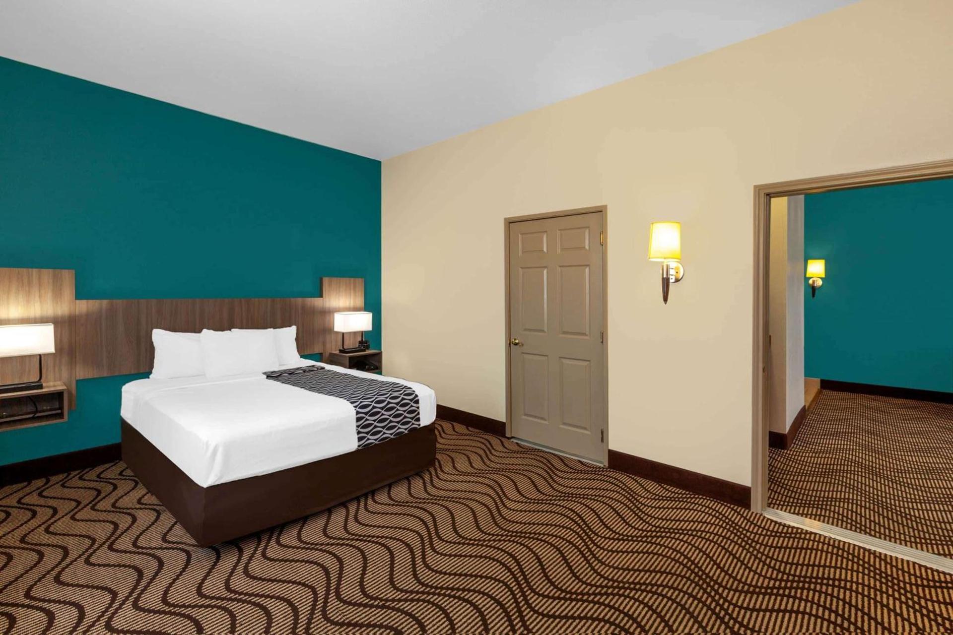 La Quinta by Wyndham Midland North photo 35