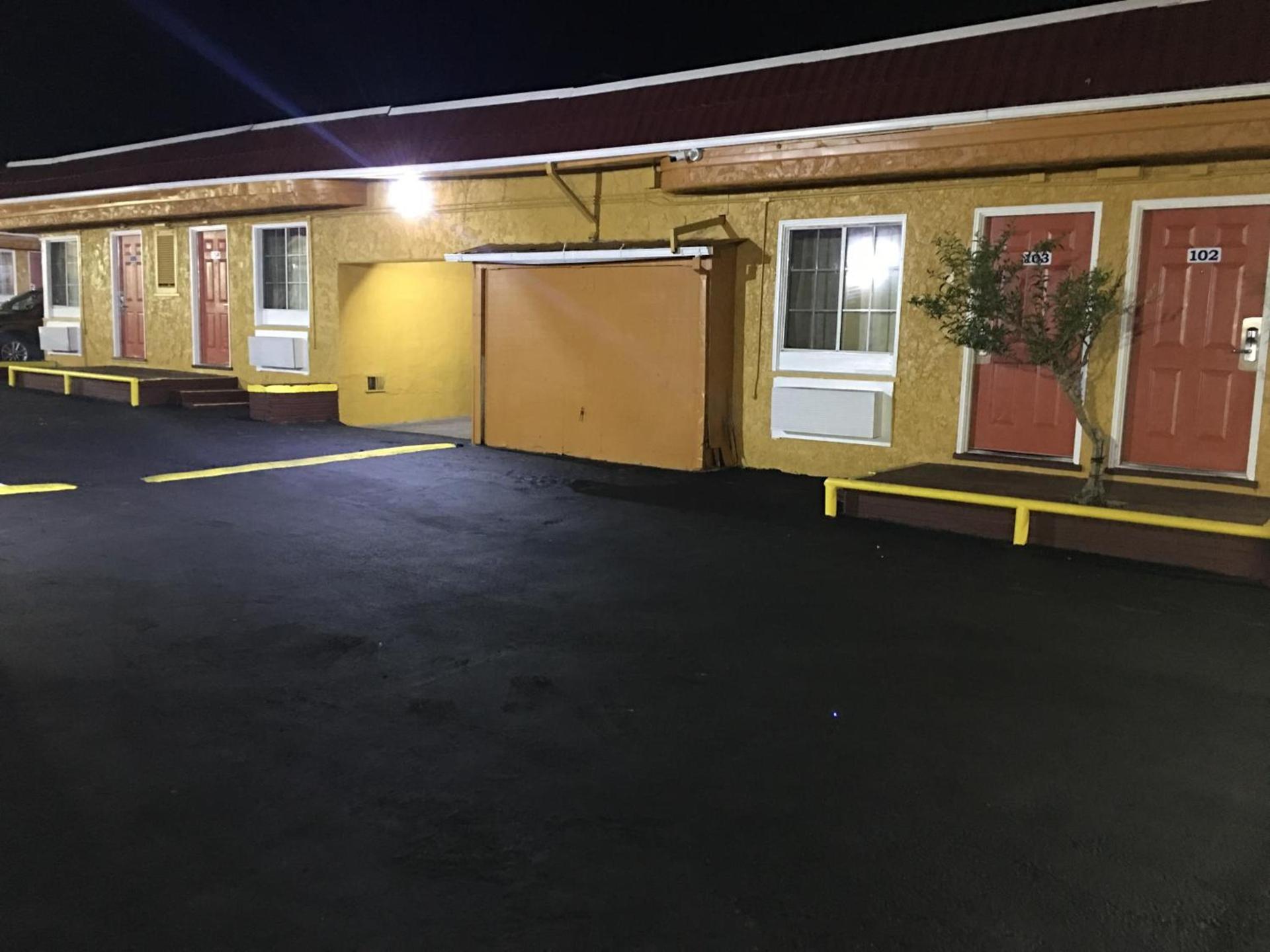 Harris Motel photo 16