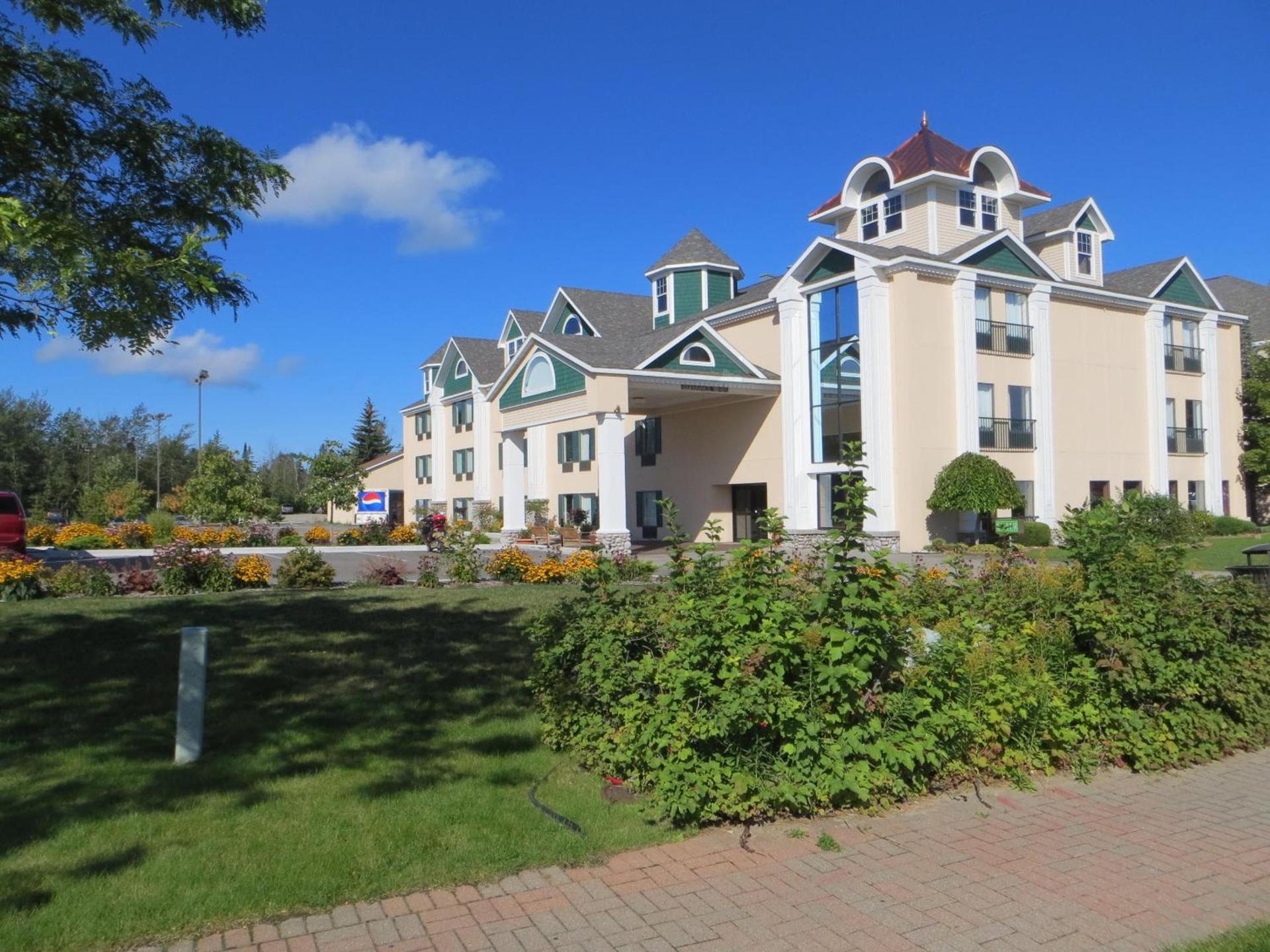 Bayside Hotel of Mackinac photo 9