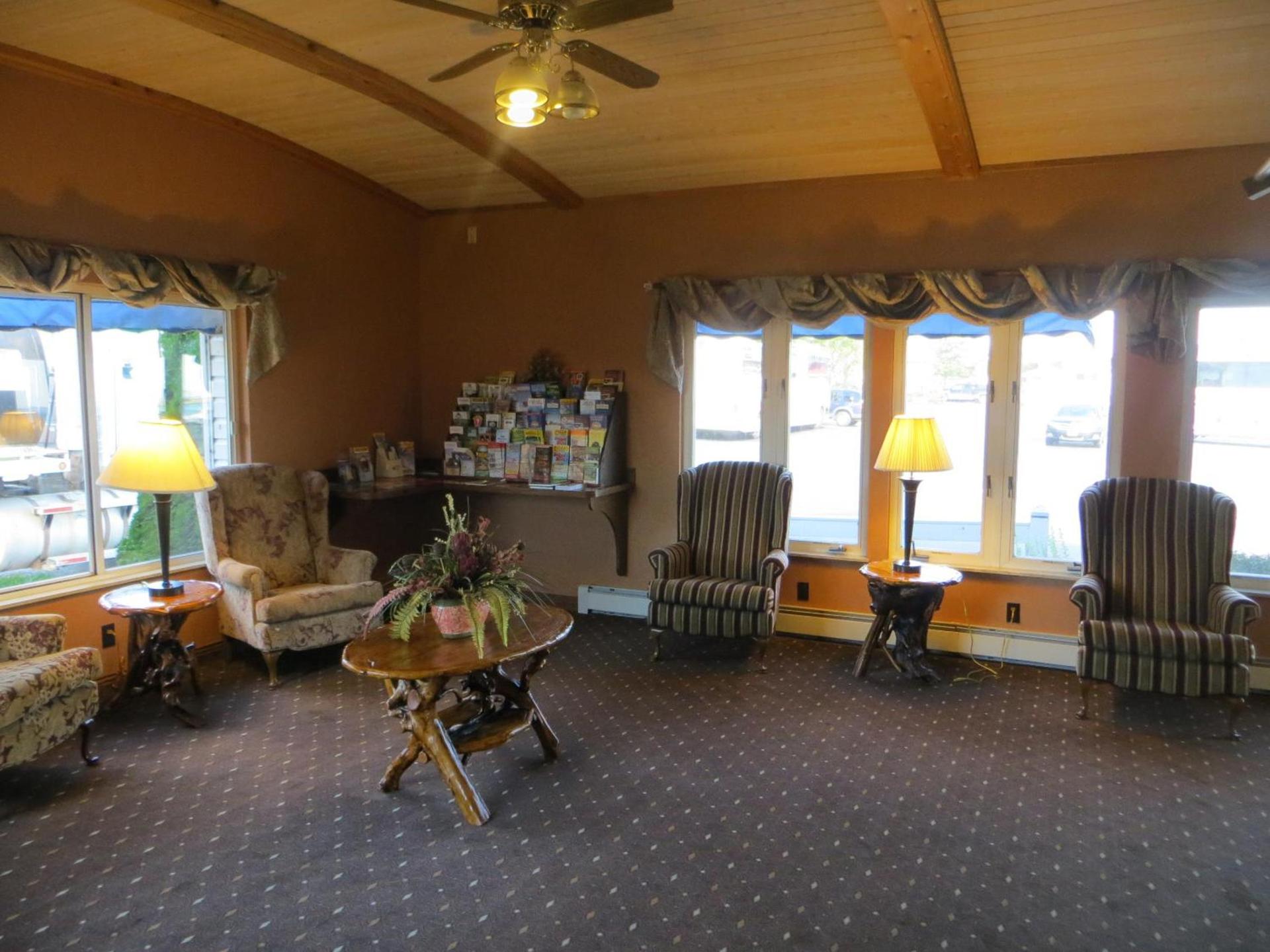 Ramada by Wyndham Mackinaw City Waterfront photo 31