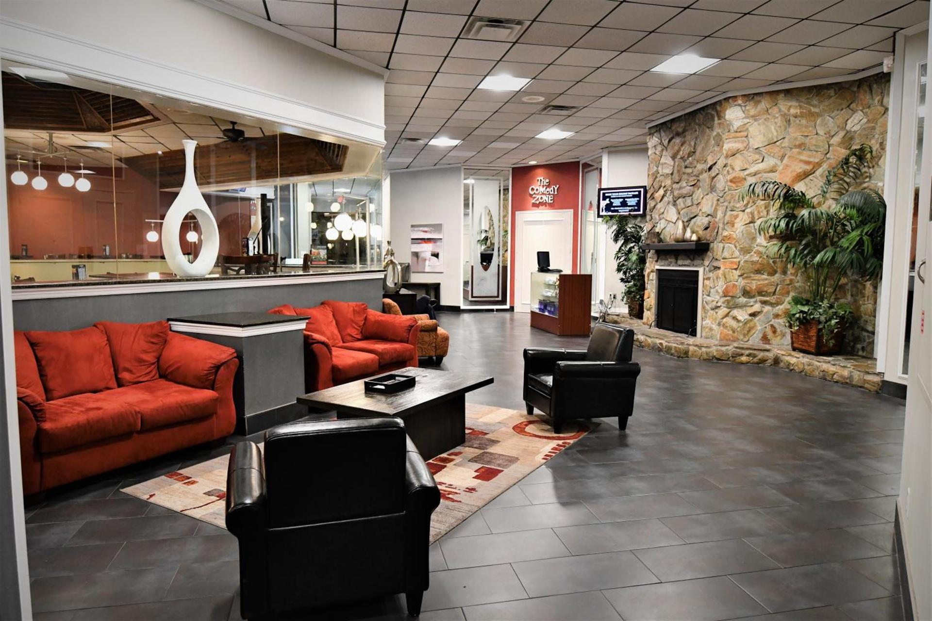 Ramada by Wyndham Jacksonville Hotel & Conference Center photo 86