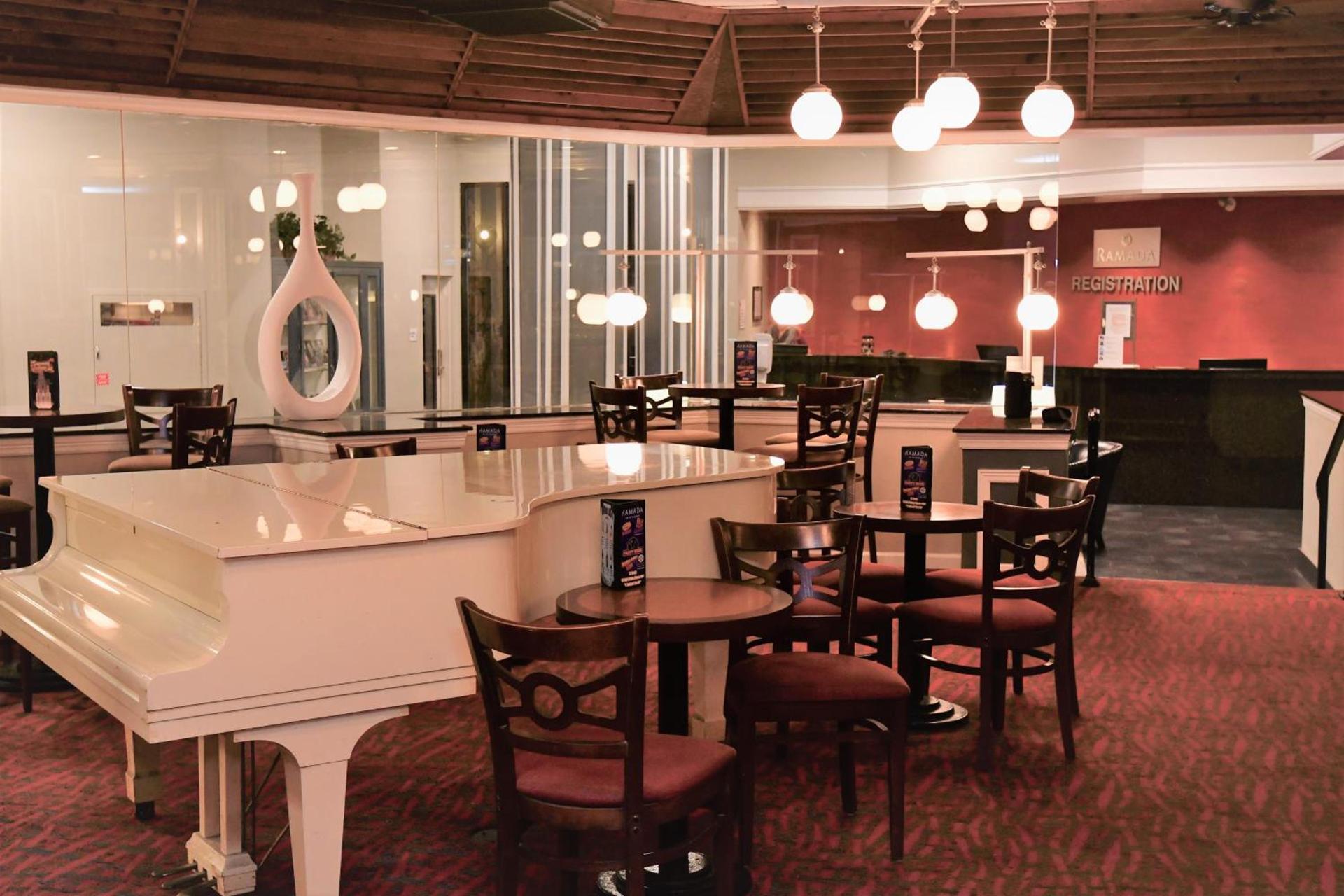Ramada by Wyndham Jacksonville Hotel & Conference Center photo 89