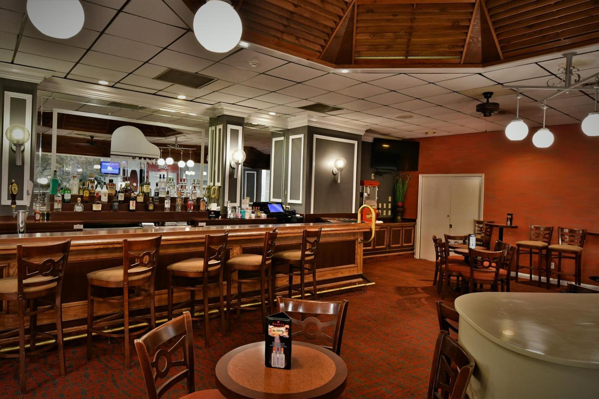 Ramada by Wyndham Jacksonville Hotel & Conference Center photo 91