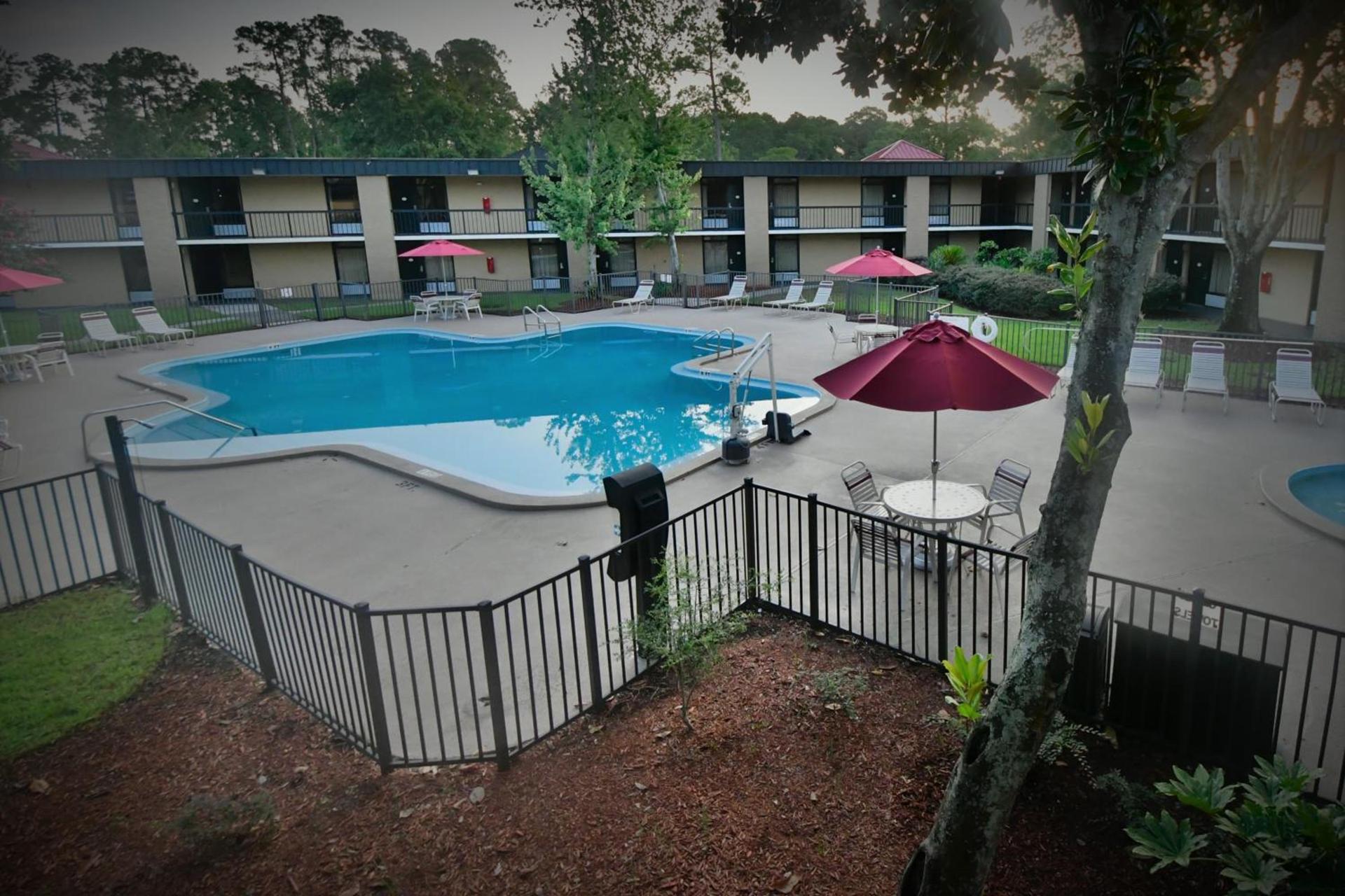 Ramada by Wyndham Jacksonville Hotel & Conference Center photo 78