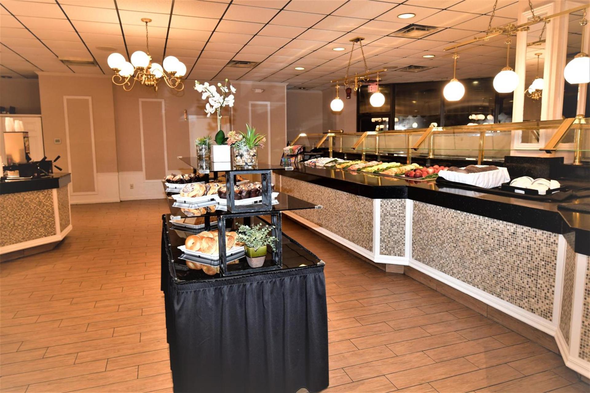 Ramada by Wyndham Jacksonville Hotel & Conference Center photo 41