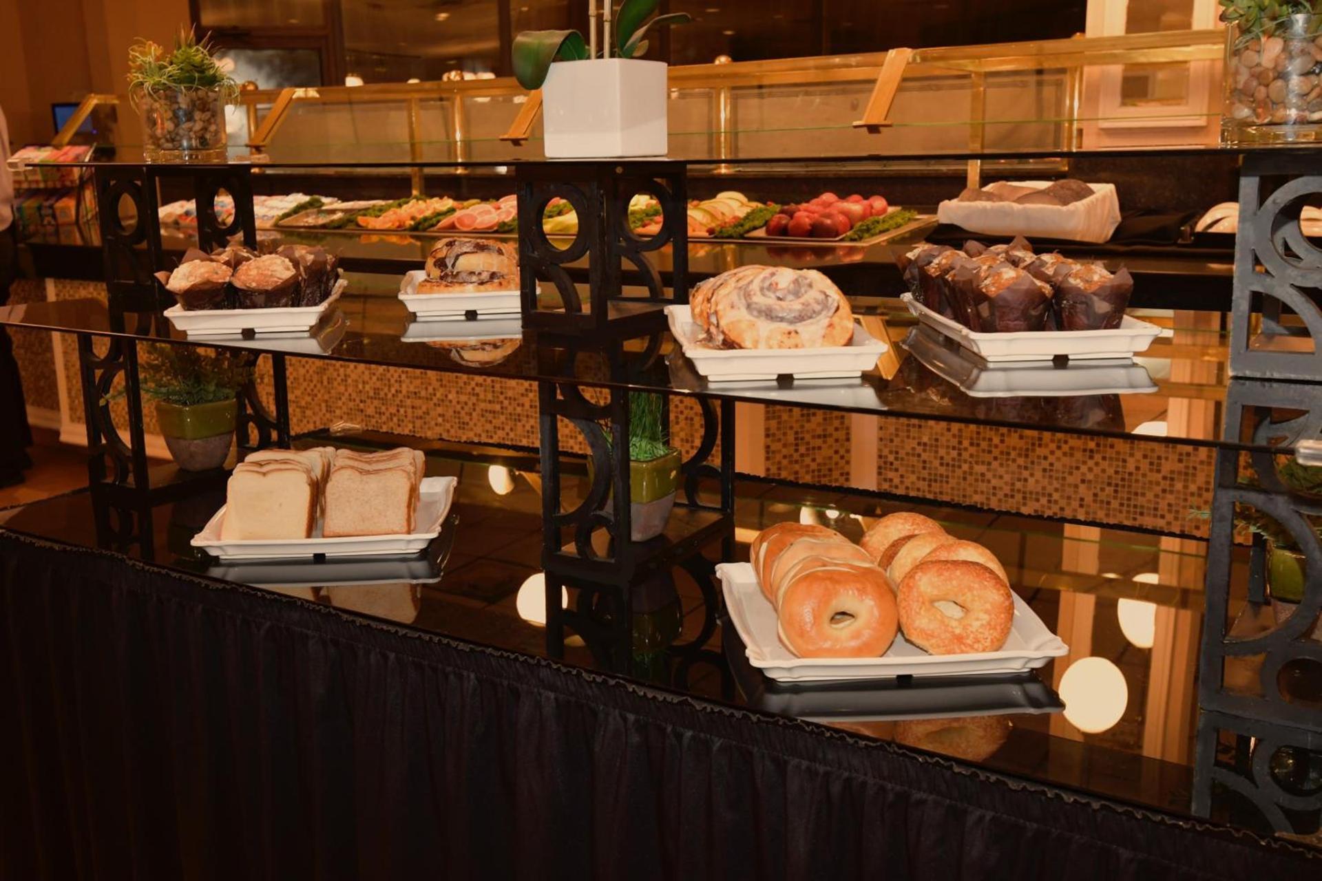 Ramada by Wyndham Jacksonville Hotel & Conference Center photo 80