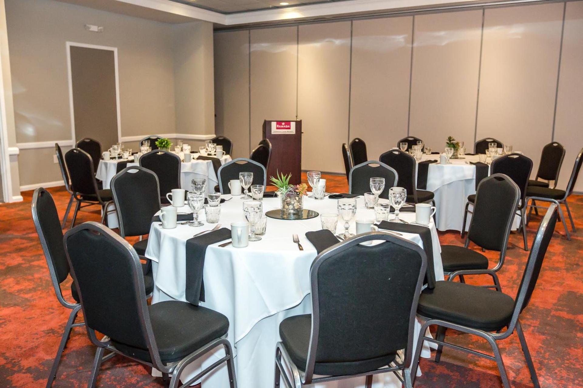 Ramada by Wyndham Jacksonville Hotel & Conference Center photo 69