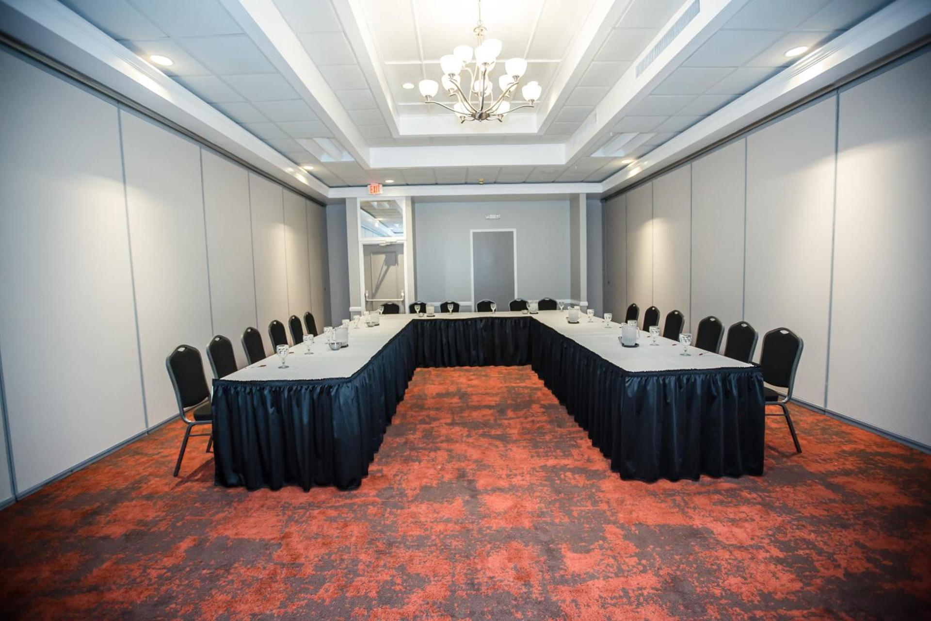 Ramada by Wyndham Jacksonville Hotel & Conference Center photo 75