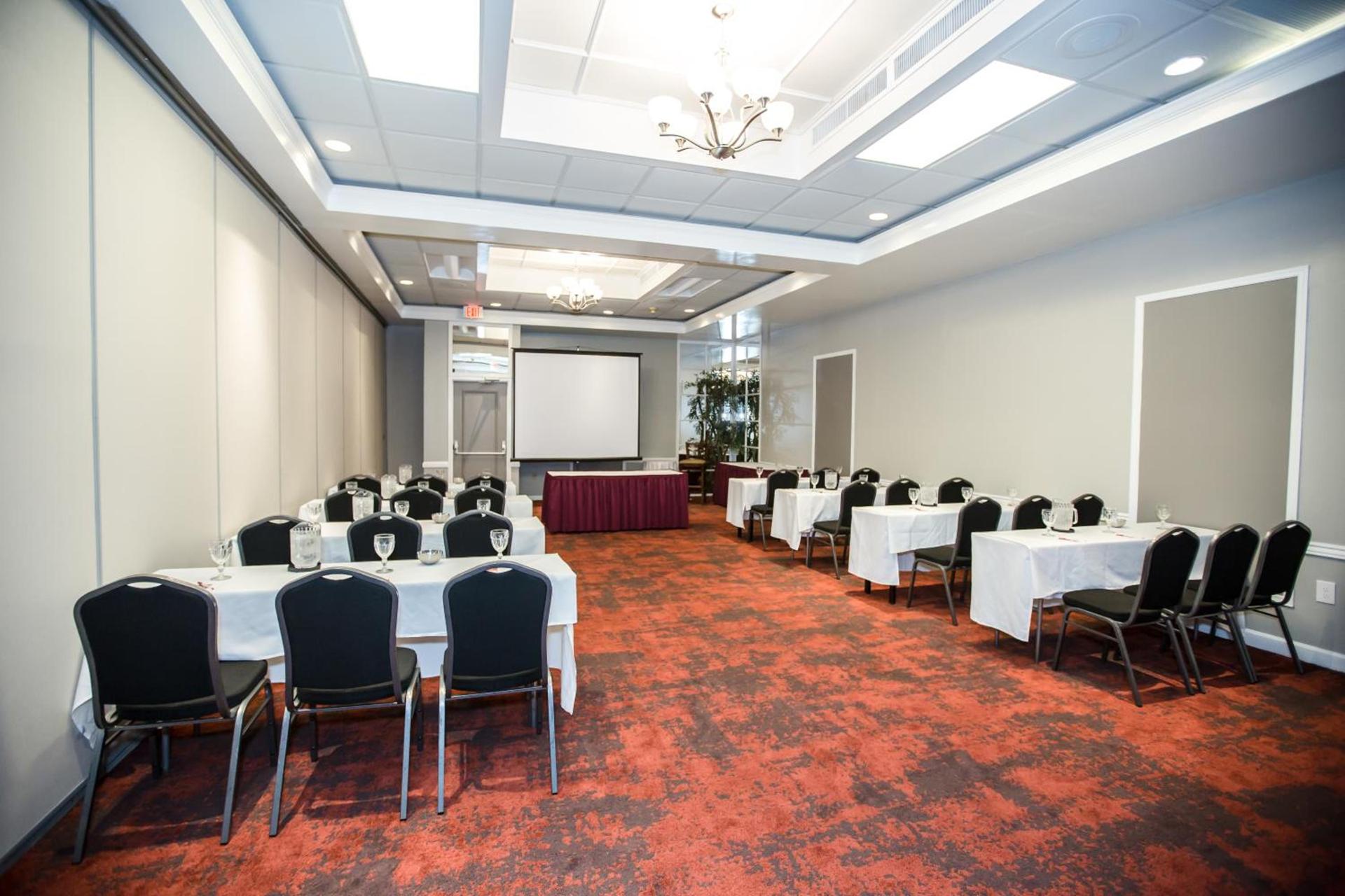 Ramada by Wyndham Jacksonville Hotel & Conference Center photo 76