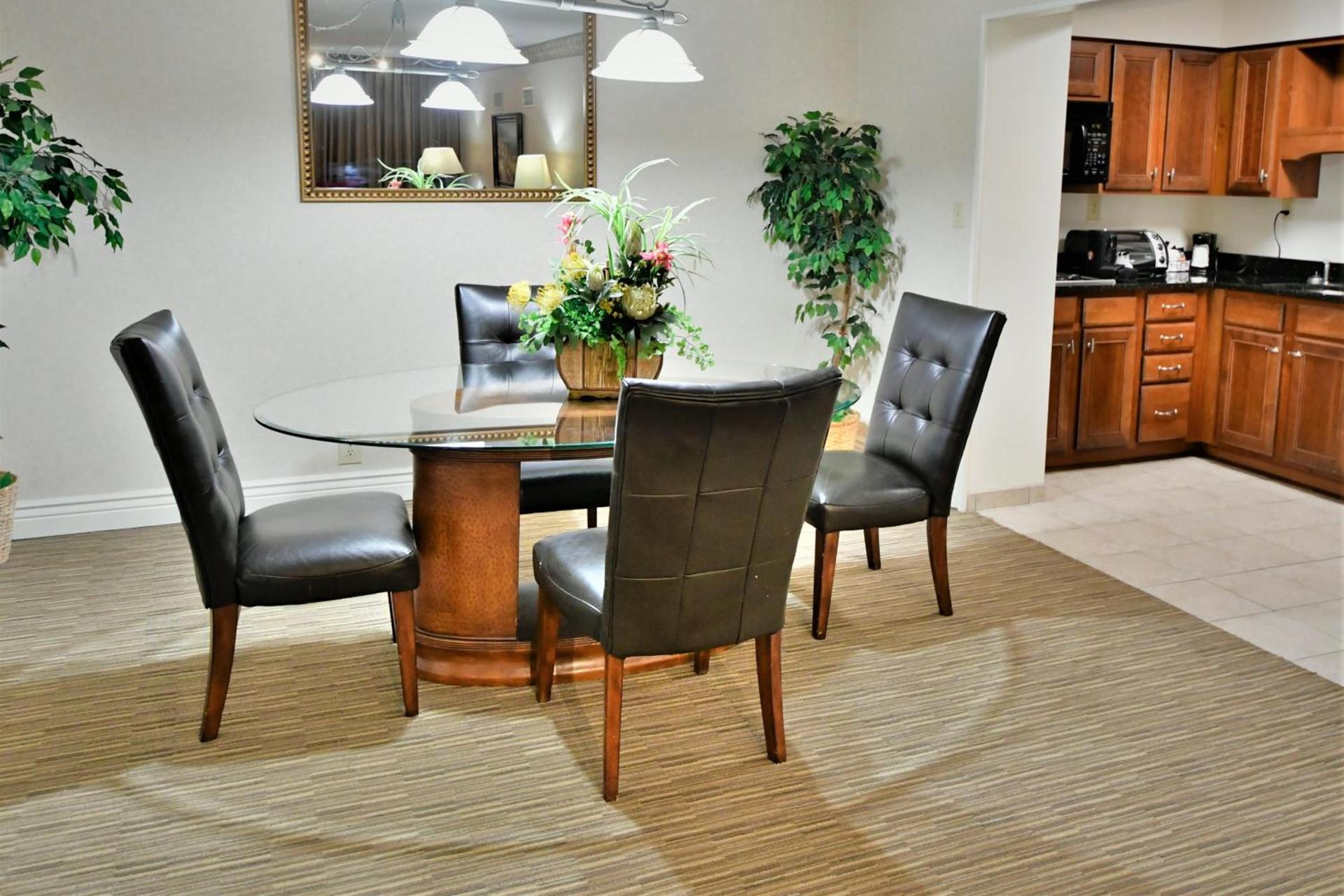 Ramada by Wyndham Jacksonville Hotel & Conference Center photo 64