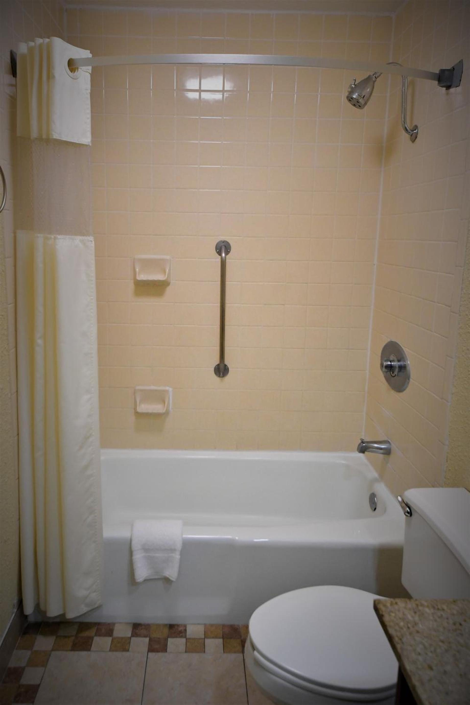 Ramada by Wyndham Jacksonville Hotel & Conference Center photo 55