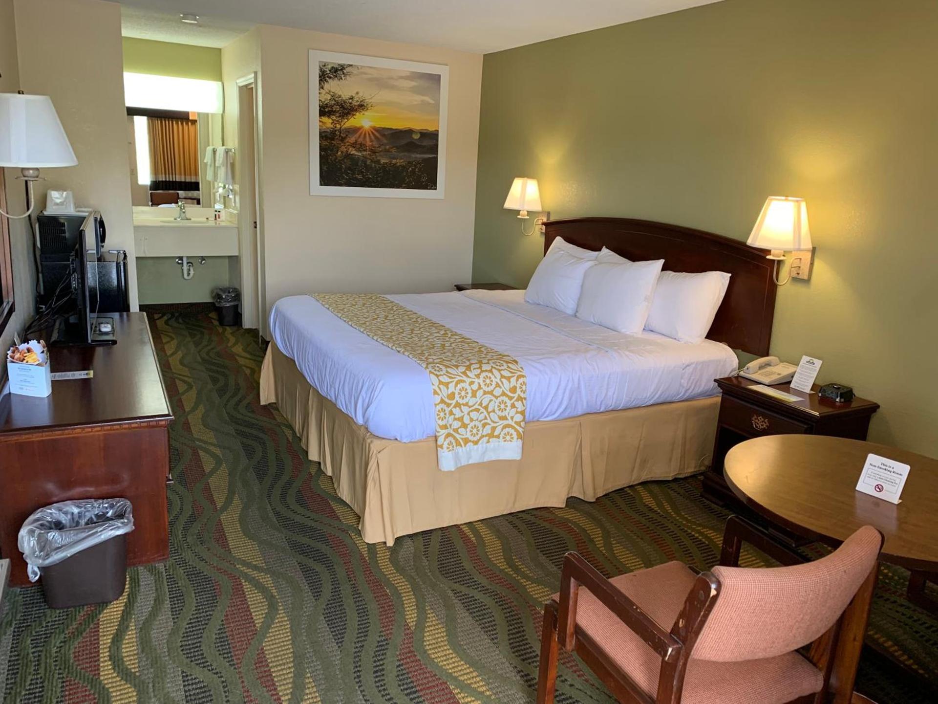 Days Inn by Wyndham Cartersville photo 11