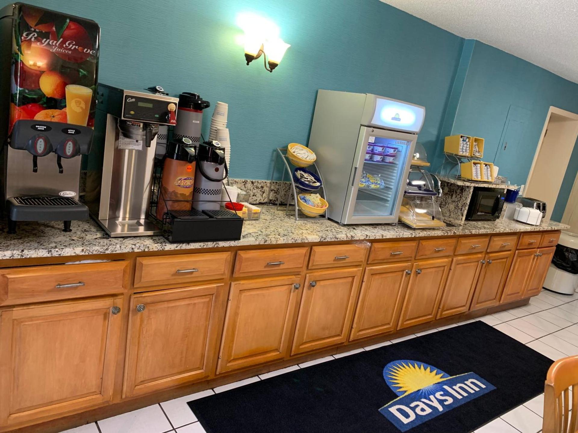 Days Inn by Wyndham Cartersville photo 15