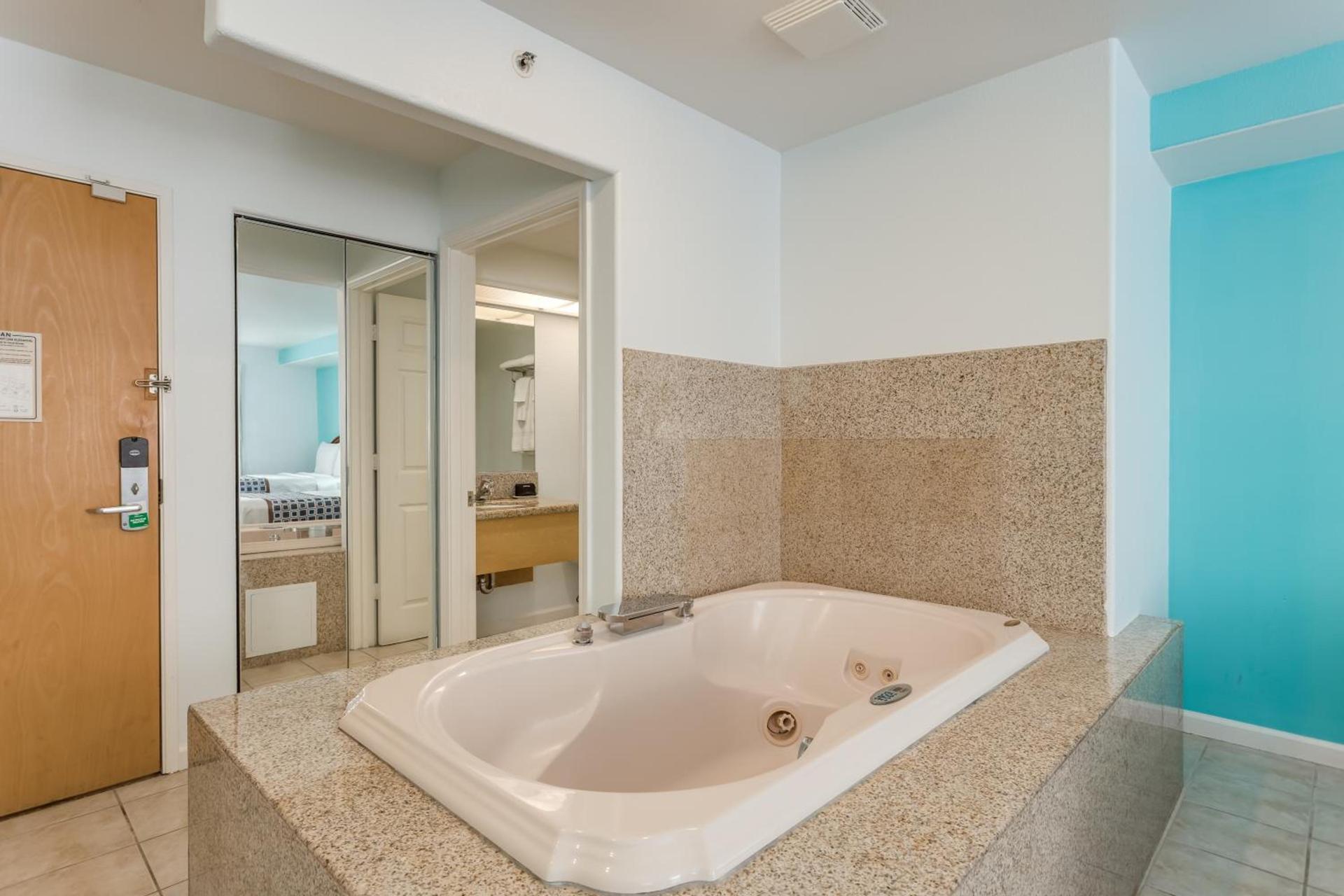 Pacifica Beach Hotel photo 12