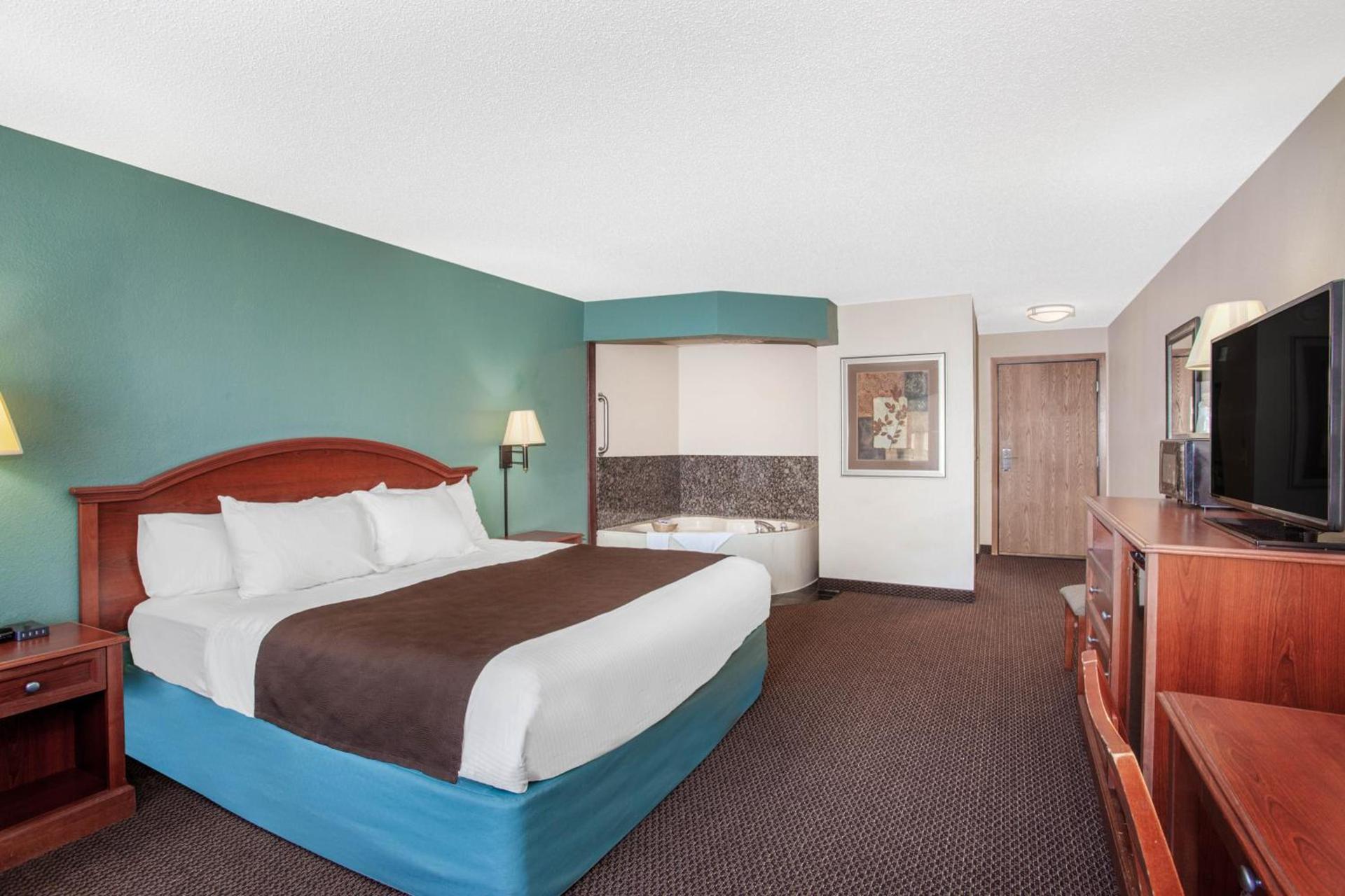 AmericInn by Wyndham St. Peter photo 7