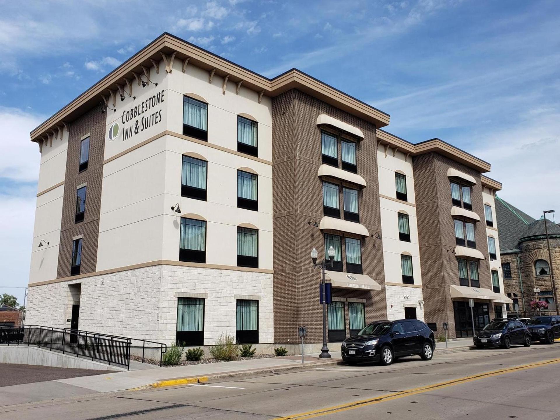 Cobblestone Inn & Suites - Menomonie/UW-Stout photo 6